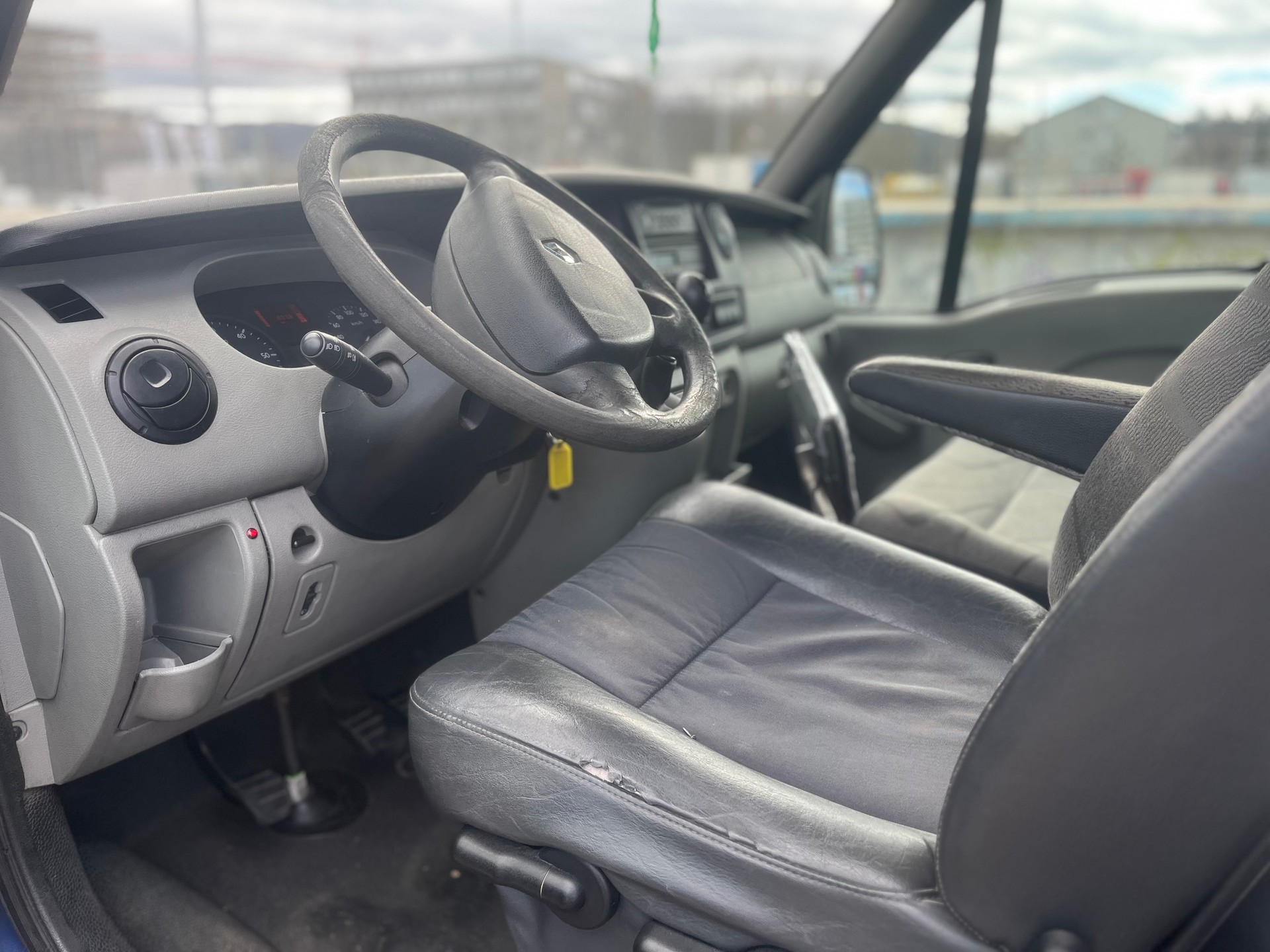 RENAULT Master T39 2.5dCi L3H2-image-9