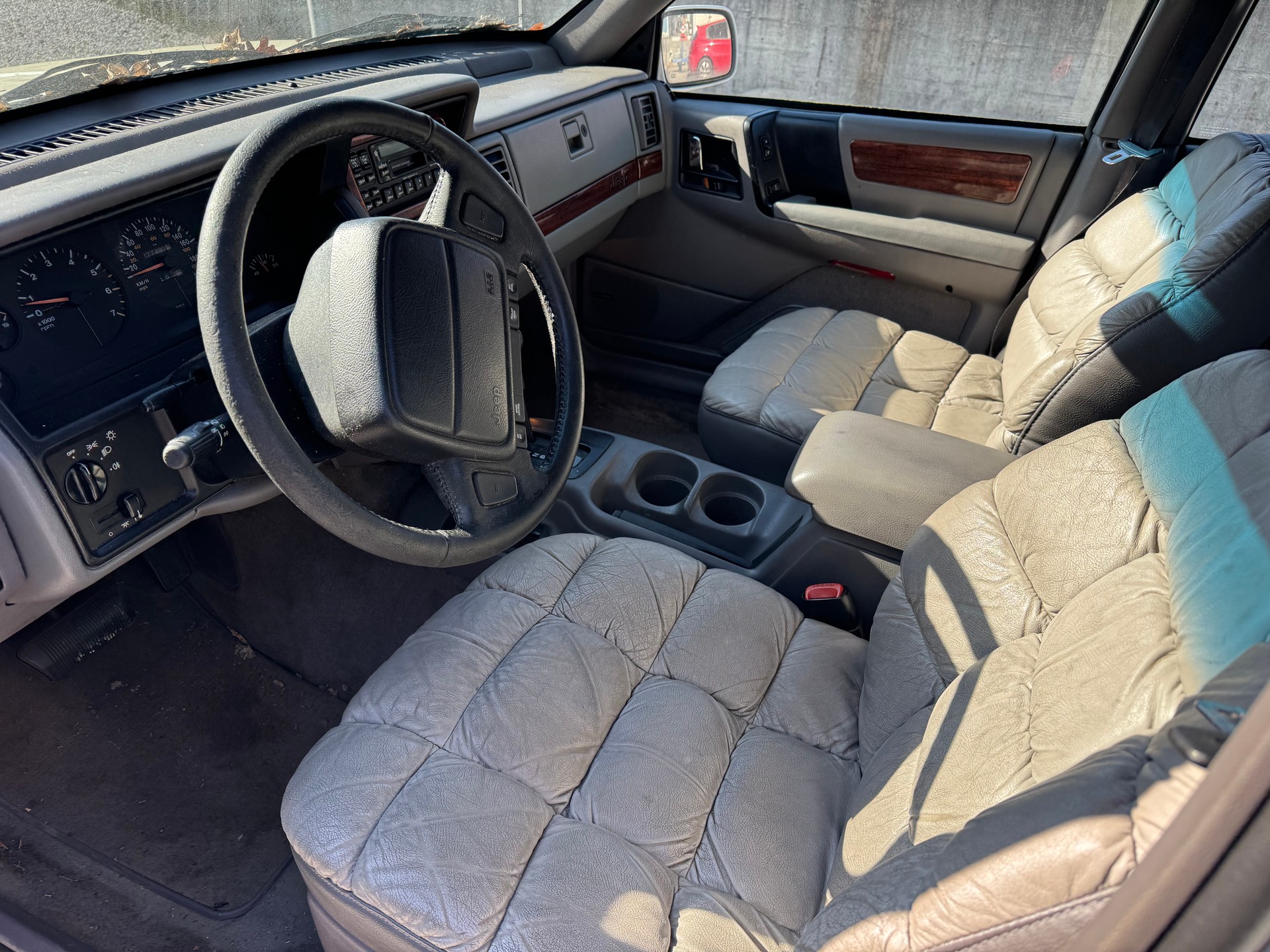 JEEP Grand Cherokee 5.2 Limited Automatic-image-6