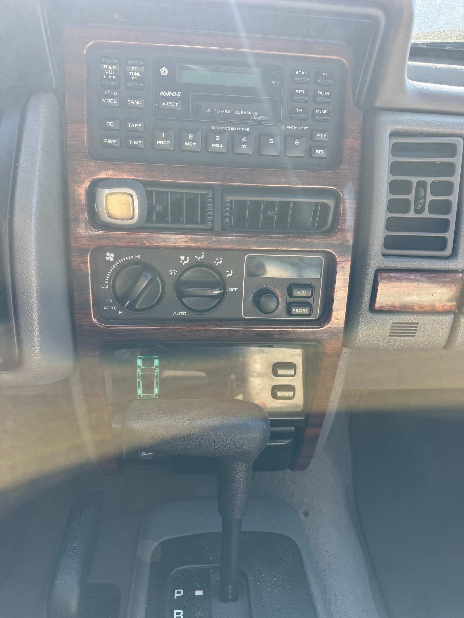 JEEP Grand Cherokee 5.2 Limited Automatic-image-7