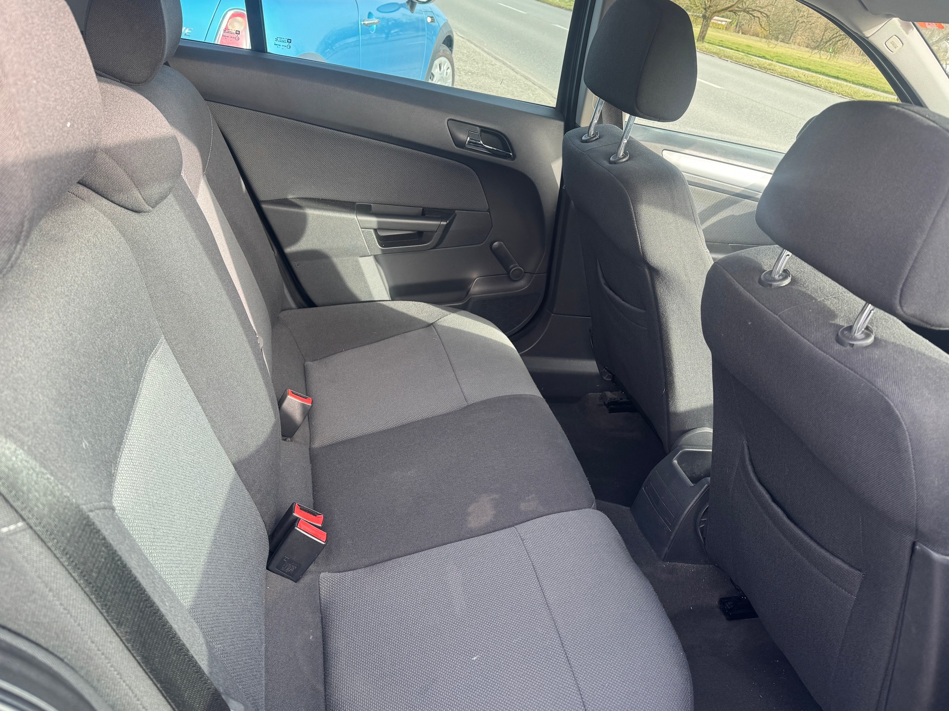 OPEL Astra Caravan 1.8i 16V Enjoy-image-7