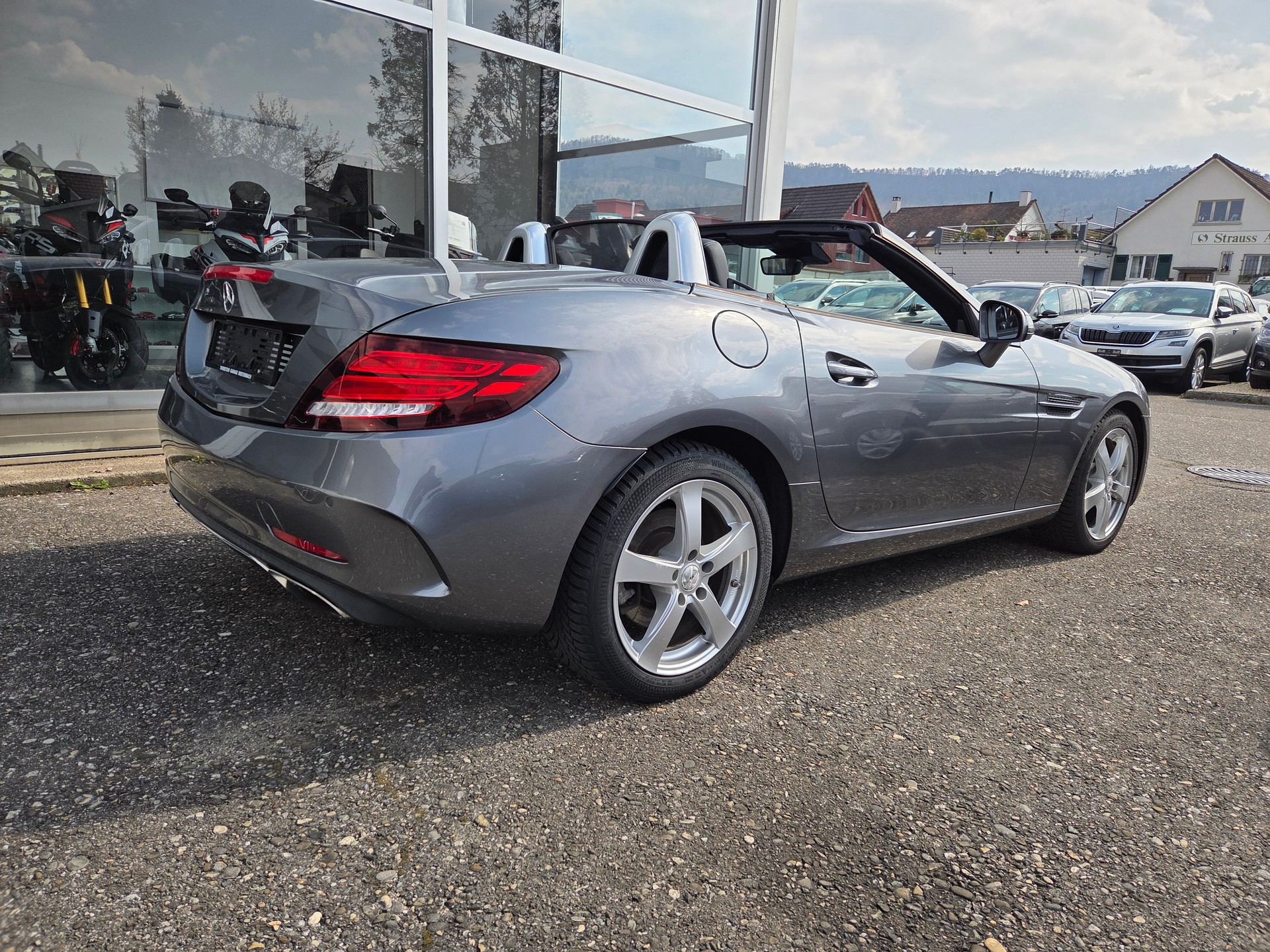 MERCEDES-BENZ SLC 200 AMG Line 9G-Tronic-image-7