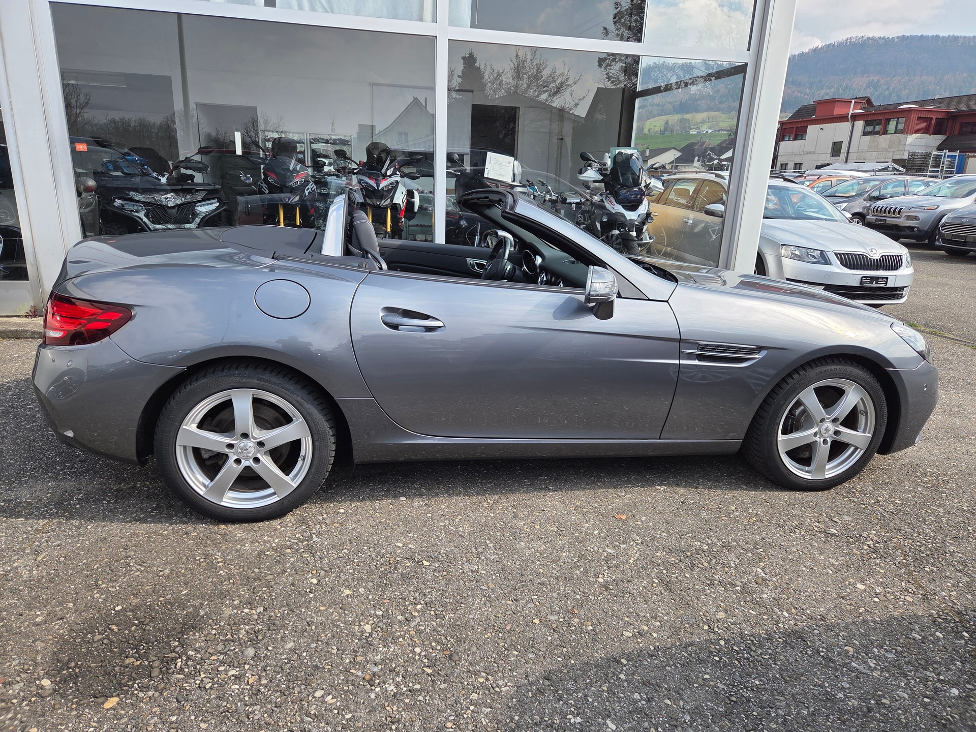 MERCEDES-BENZ SLC 200 AMG Line 9G-Tronic-image-9