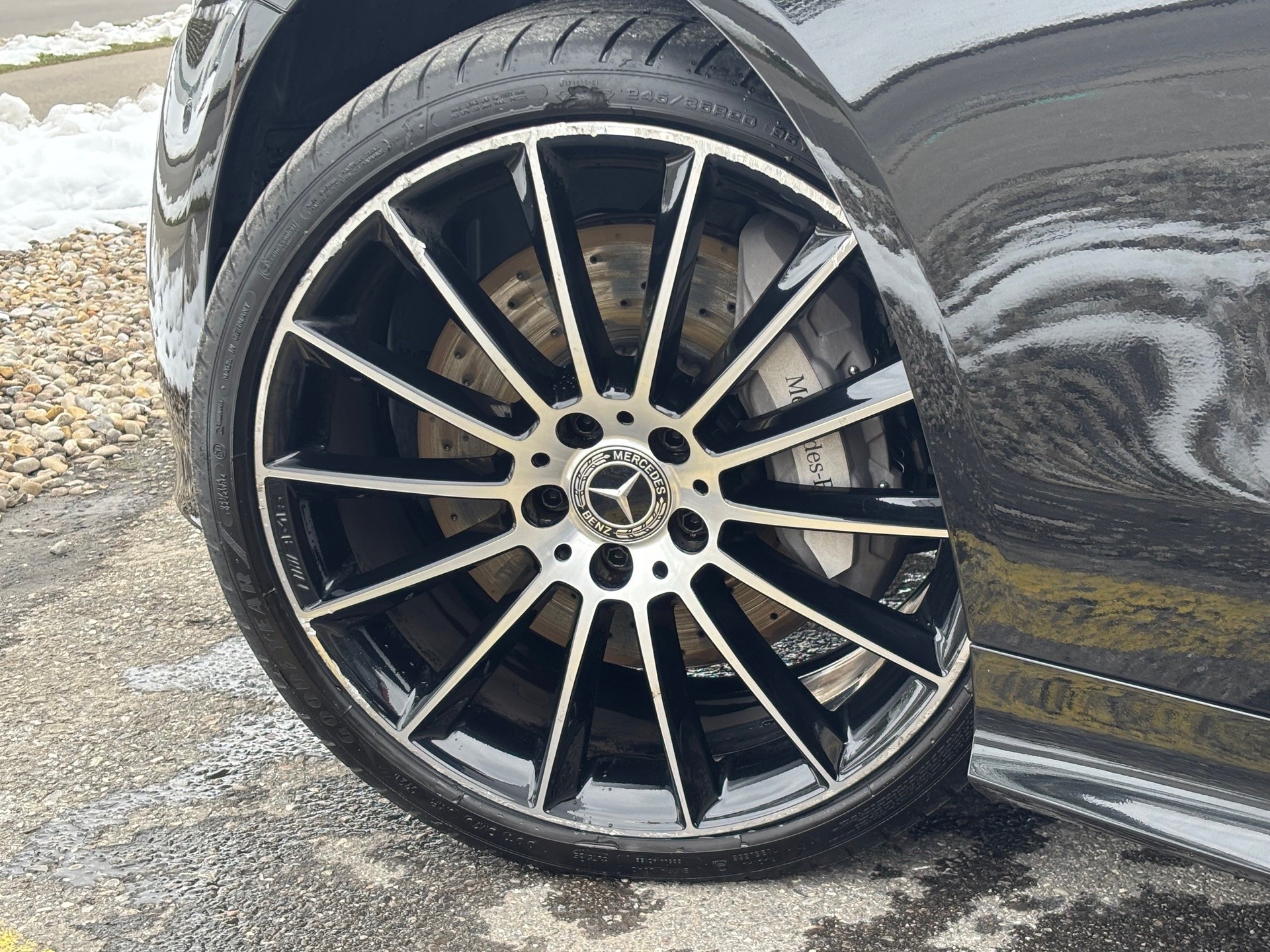 MERCEDES-BENZ E 450 Coupé 4Matic AMG Line-image-4