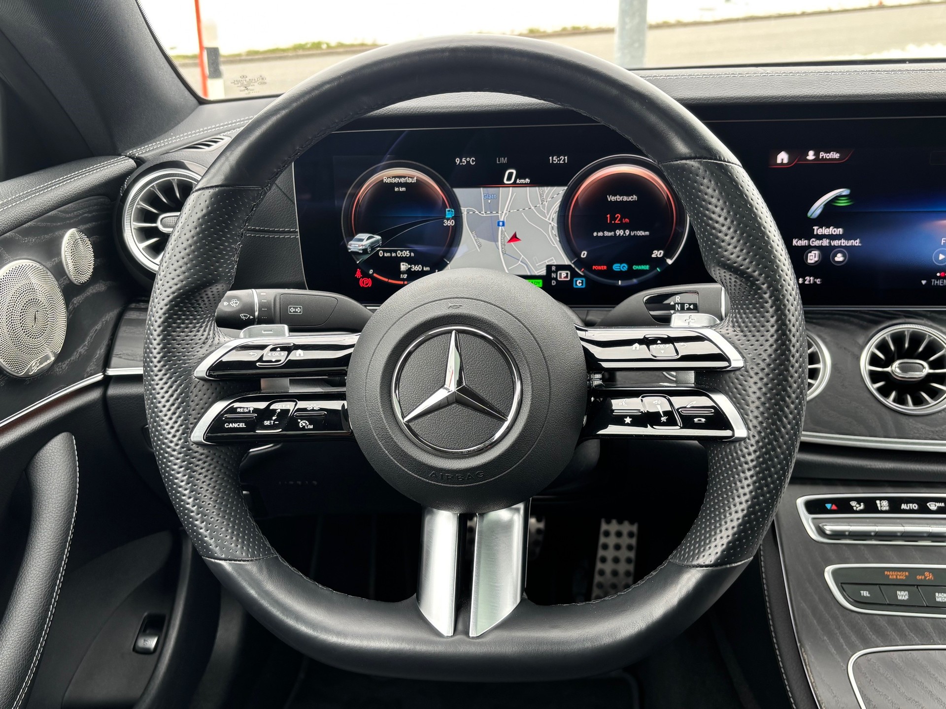 MERCEDES-BENZ E 450 Coupé 4Matic AMG Line-image-6