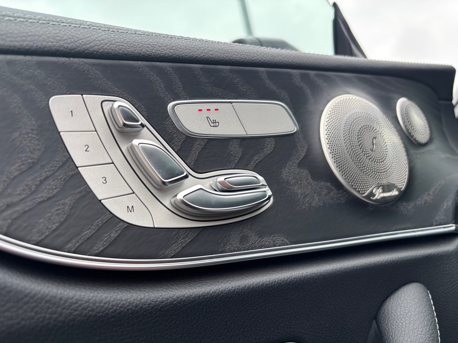 MERCEDES-BENZ E 450 Coupé 4Matic AMG Line-image-10