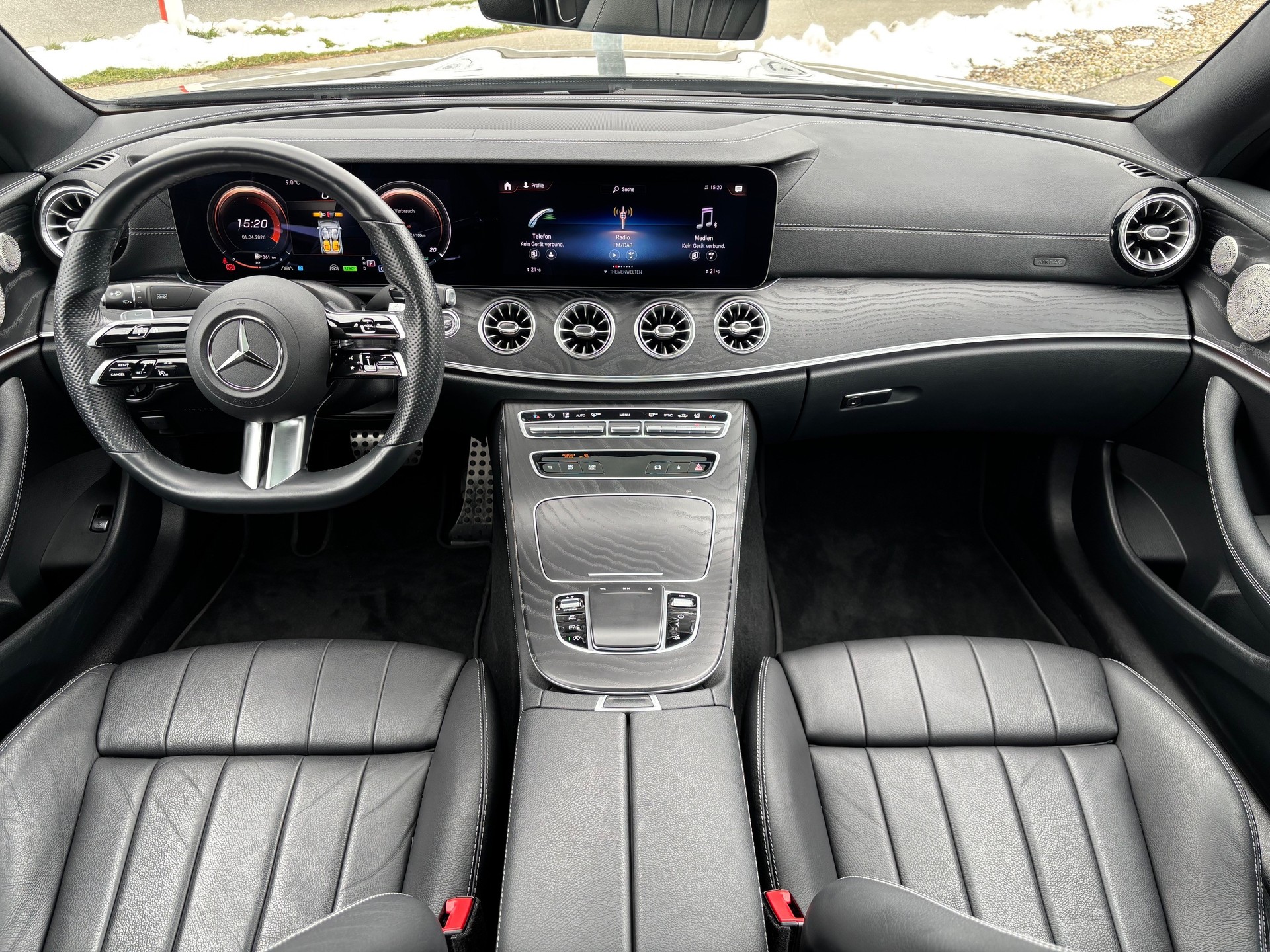 MERCEDES-BENZ E 450 Coupé 4Matic AMG Line-image-5