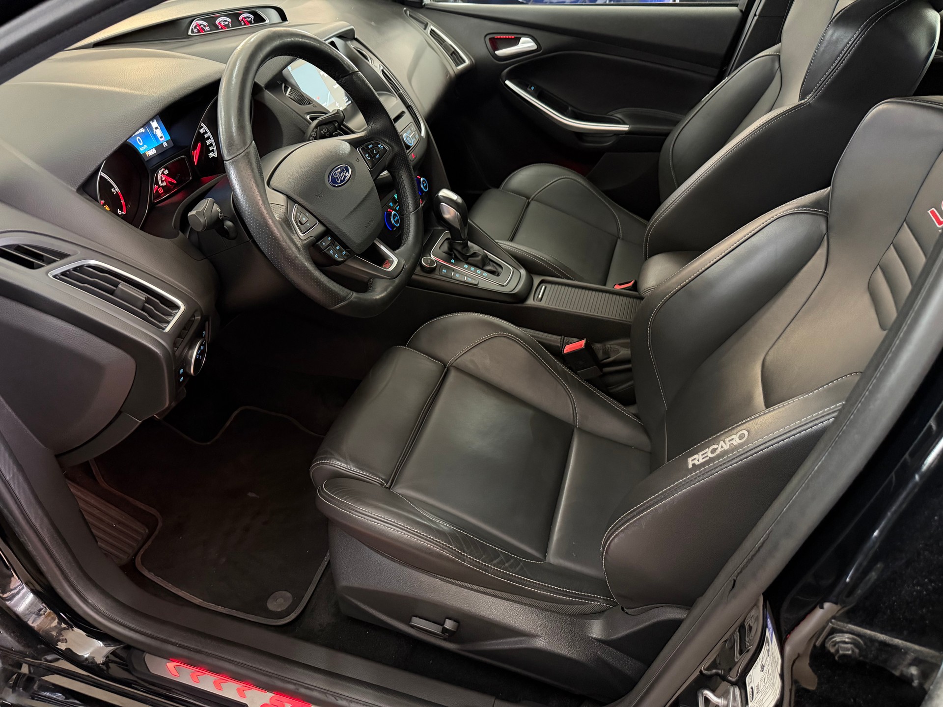 FORD Focus 2.0 TDCi ST3 Powershift-image-9
