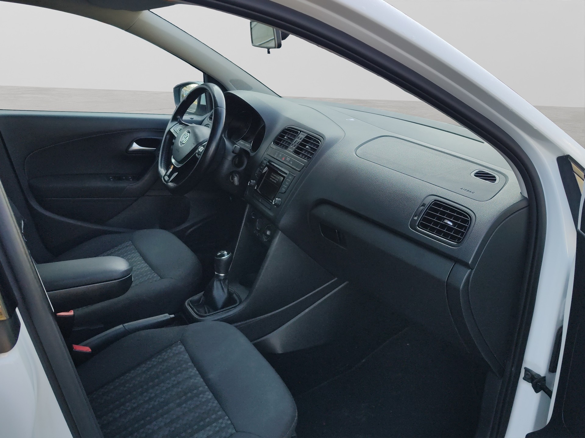 VW Polo 1.0 BMT Trendline-image-16