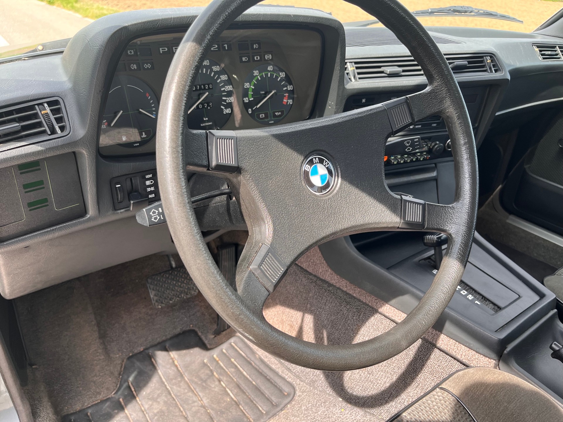 BMW 728i Automat e23 Veteran-image-7