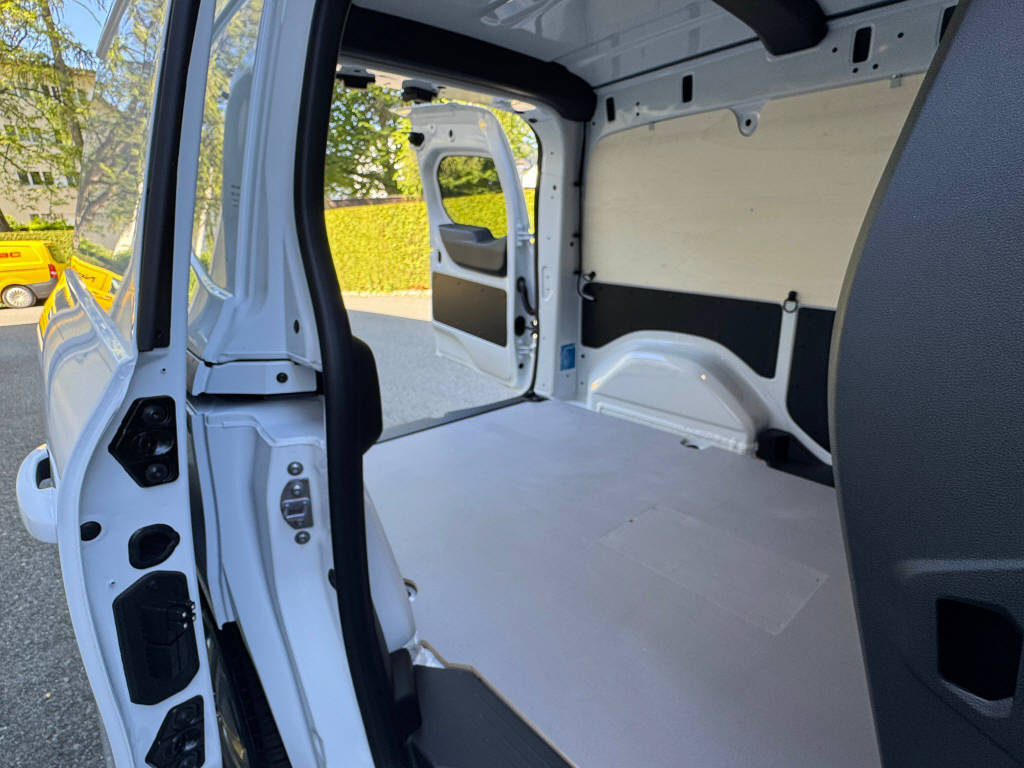 MERCEDES-BENZ eCitan Kasten Pro S Worker 45 kWh-image-5
