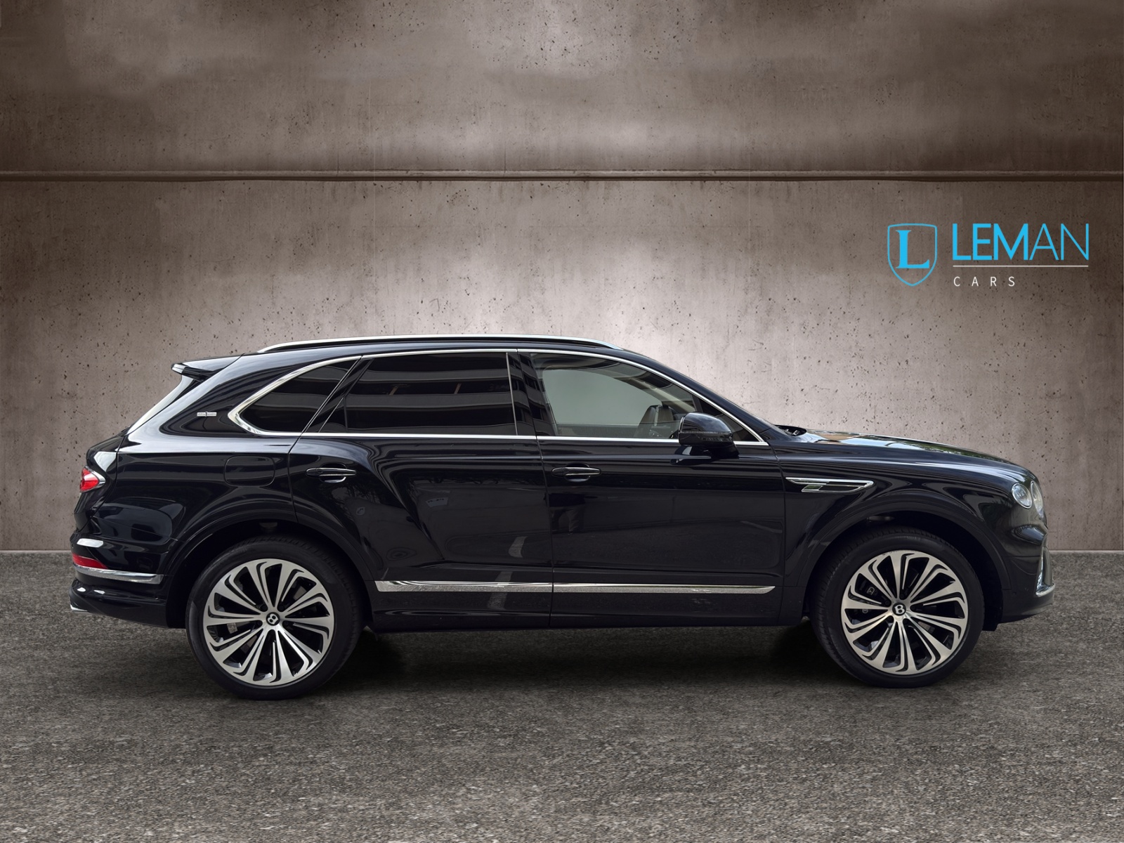 BENTLEY Bentayga V8 First Edition-image-3