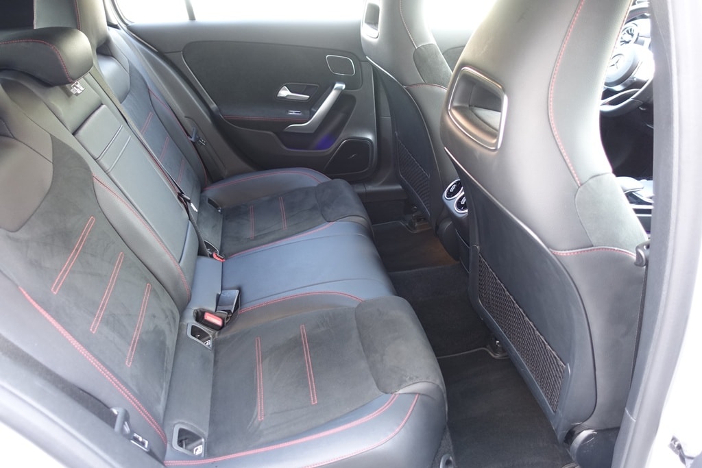 MERCEDES-BENZ A 250e AMG Line 8G-DCT-image-14
