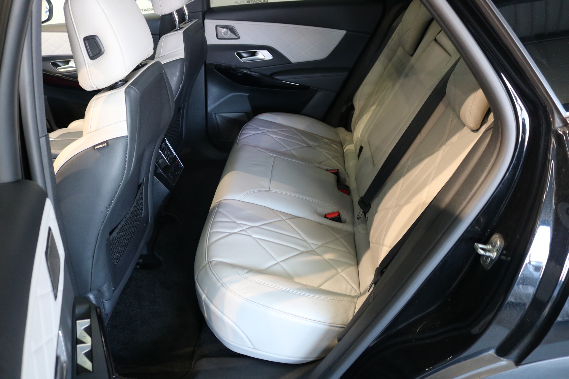 DS AUTOMOBILES DS 7 Crossback E-Tense 300 4x4 RIVOLI-image-39