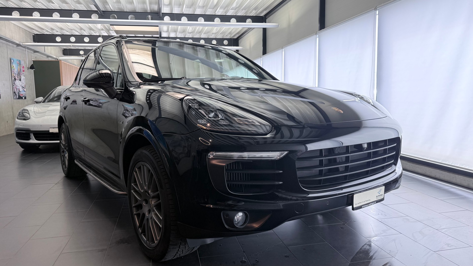 PORSCHE Cayenne 3.0 V6 TDI TipT-showroom-element-2