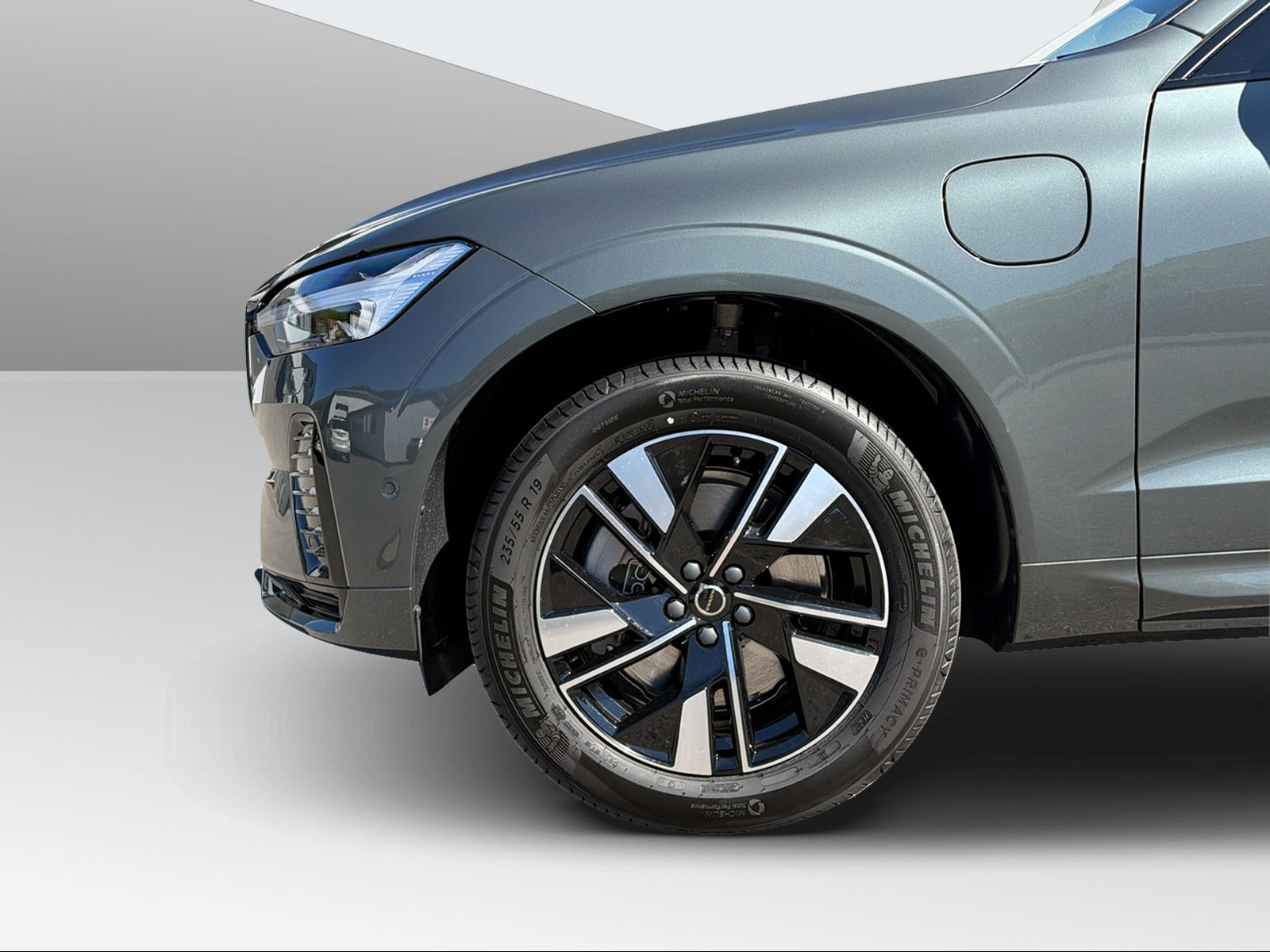 VOLVO XC60 2.0 T6 TE Plus Dark eAWD-image-8
