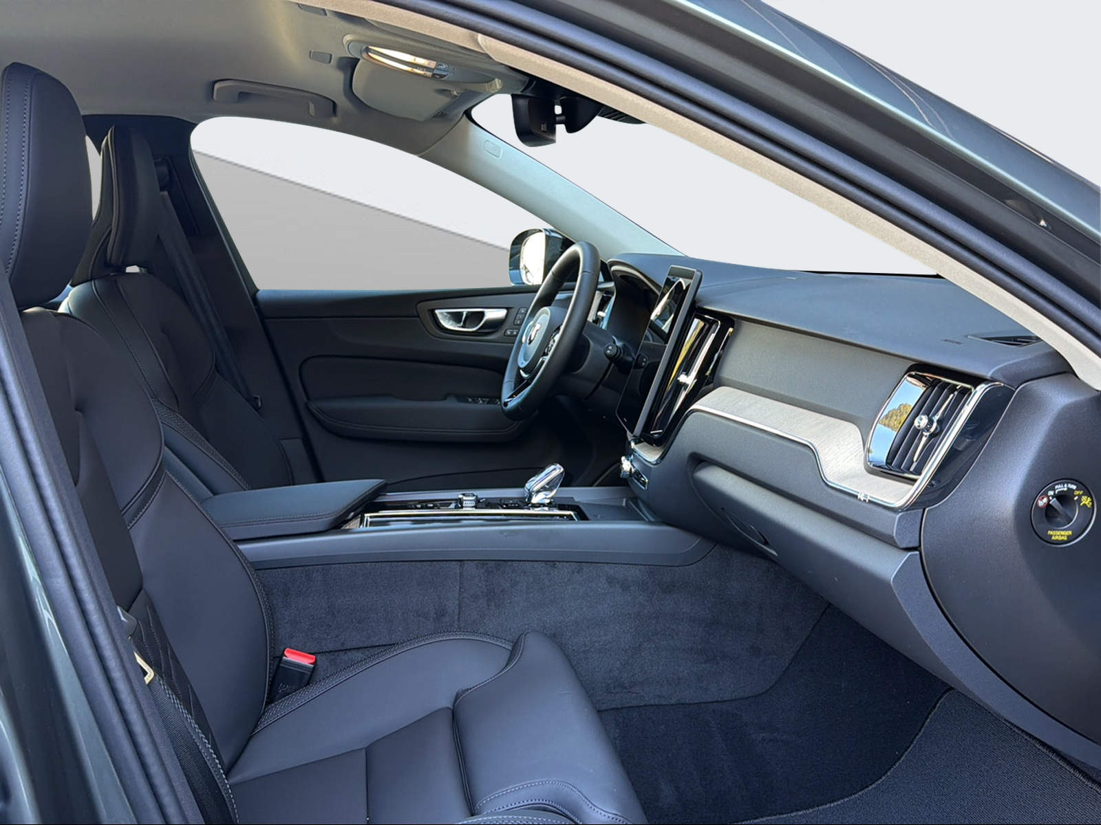 VOLVO XC60 2.0 T6 TE Plus Dark eAWD-image-13