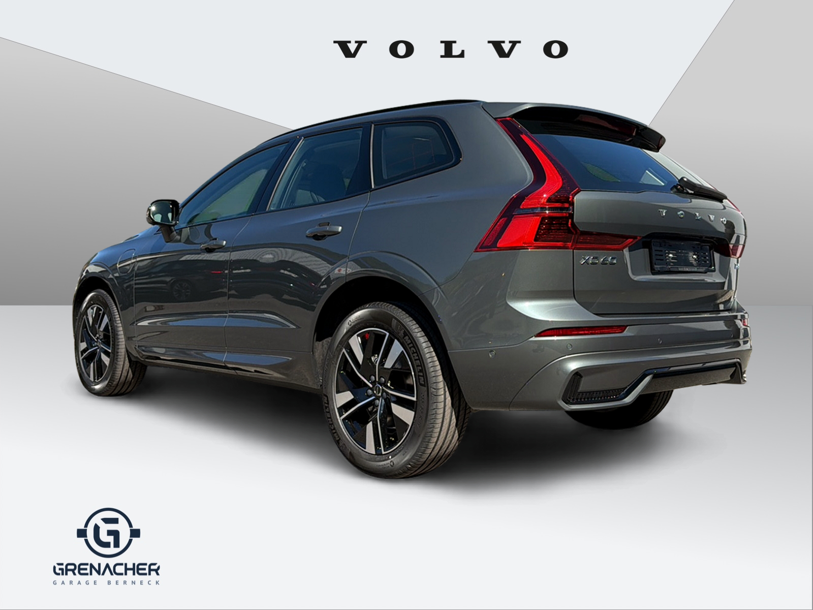 VOLVO XC60 2.0 T6 TE Plus Dark eAWD-showroom-element-3