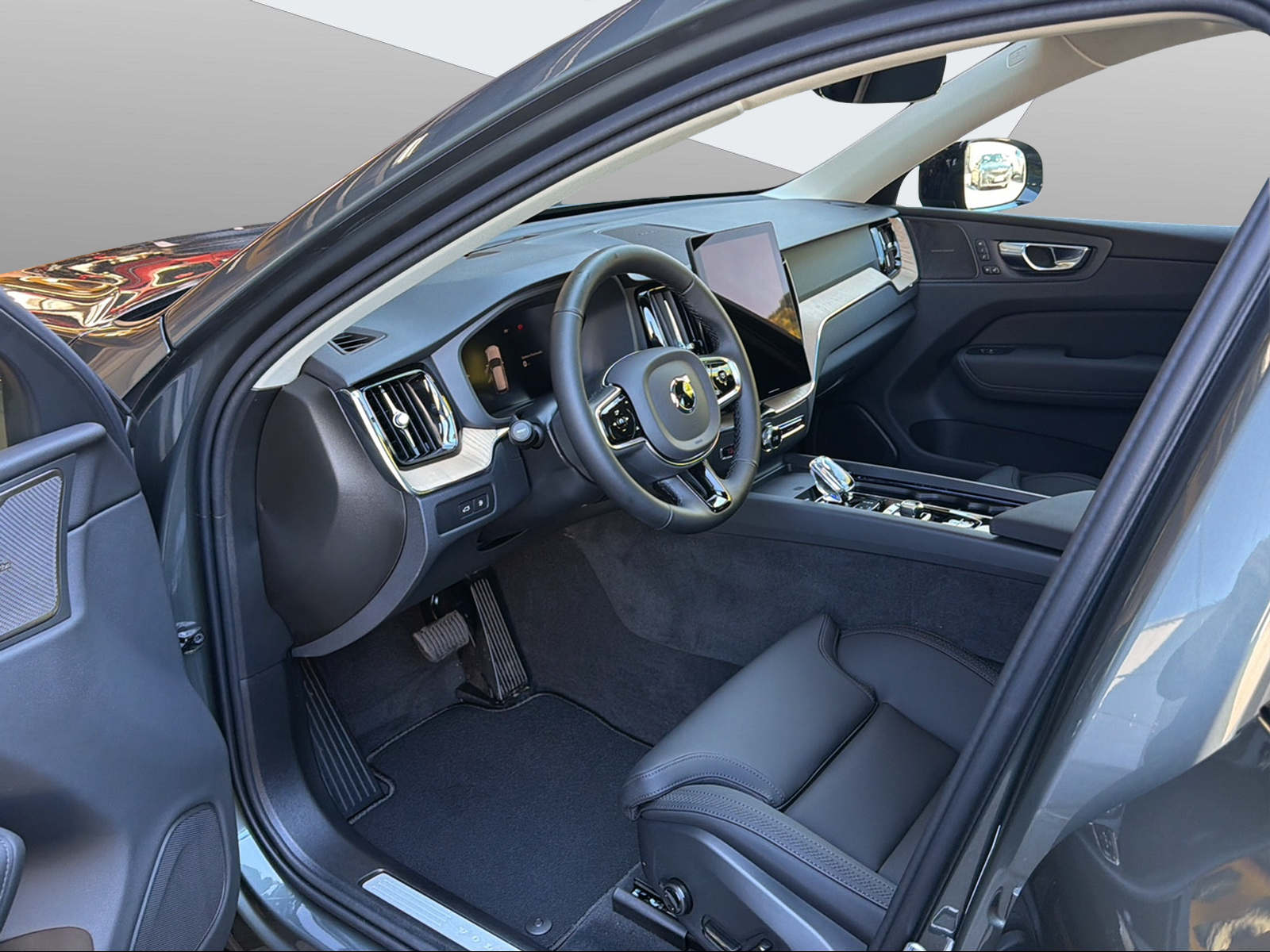 VOLVO XC60 2.0 T6 TE Plus Dark eAWD-image-10