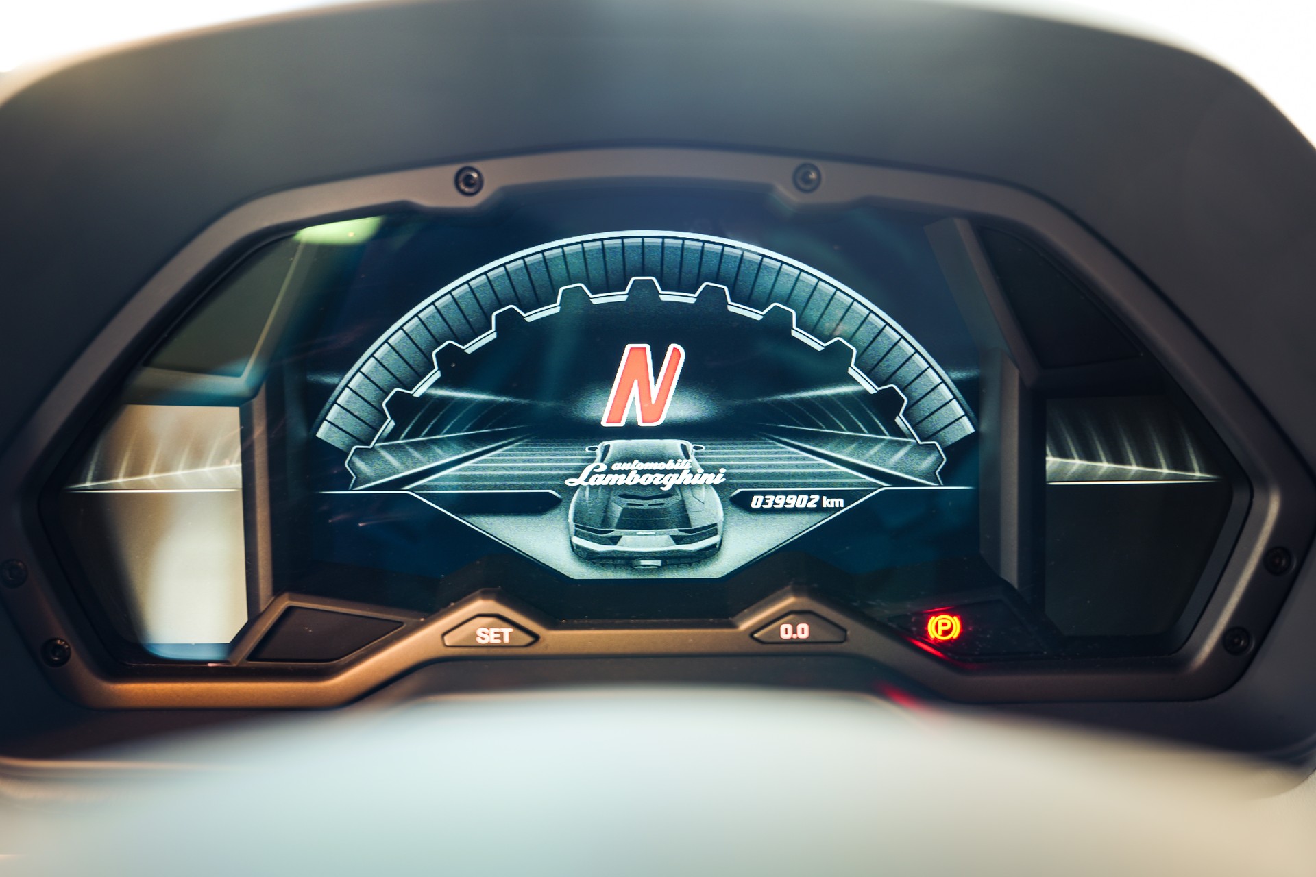 LAMBORGHINI Aventador S LP740-4 Coupé E-Gear-image-9