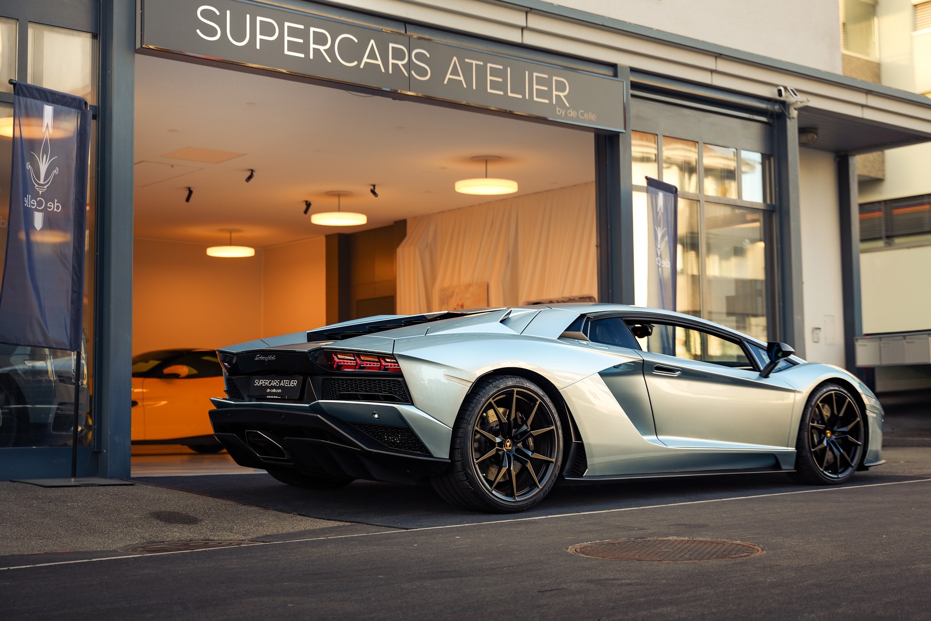 LAMBORGHINI Aventador S LP740-4 Coupé E-Gear-showroom-element-3