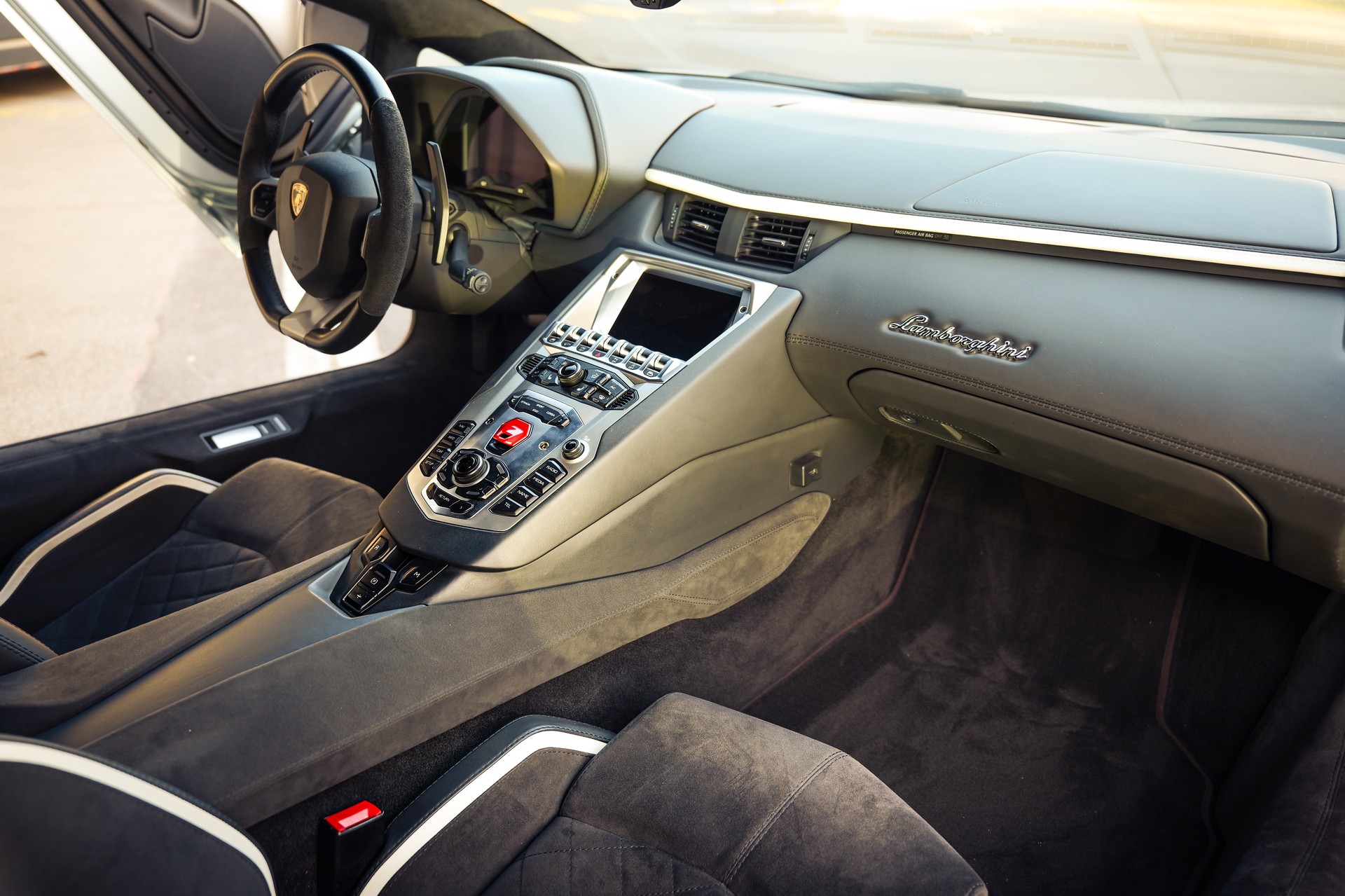 LAMBORGHINI Aventador S LP740-4 Coupé E-Gear-image-11