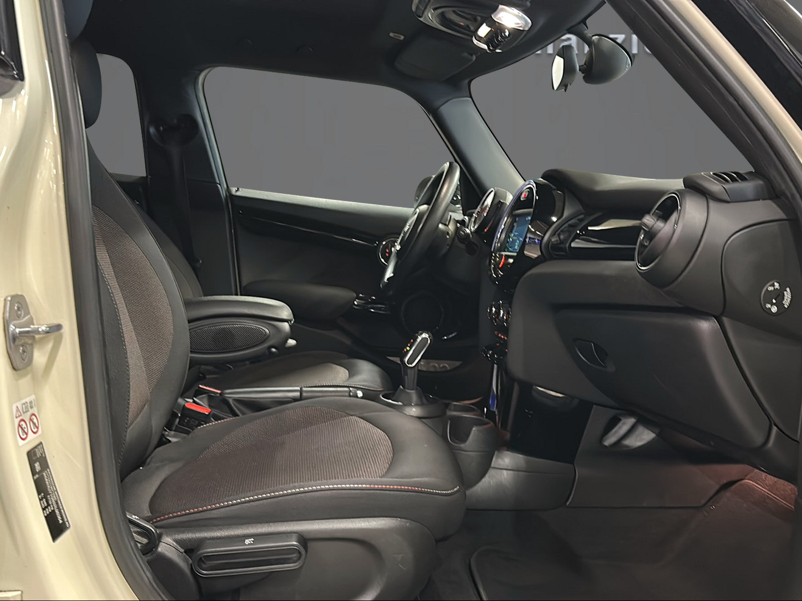 MINI Cooper Blackyard Steptronic DKG-image-10