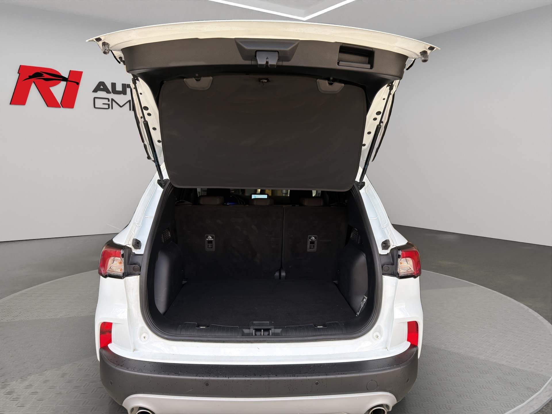 FORD Kuga 2.0 TDCi EcoBlue Titanium 4WD-image-16