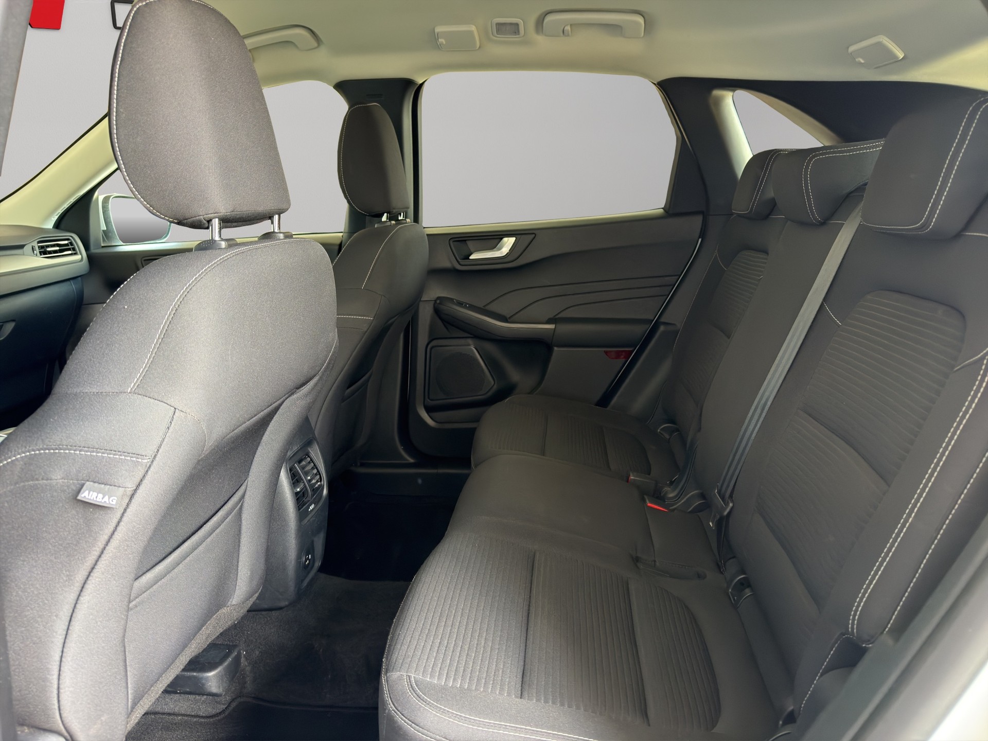 FORD Kuga 2.0 TDCi EcoBlue Titanium 4WD-image-12