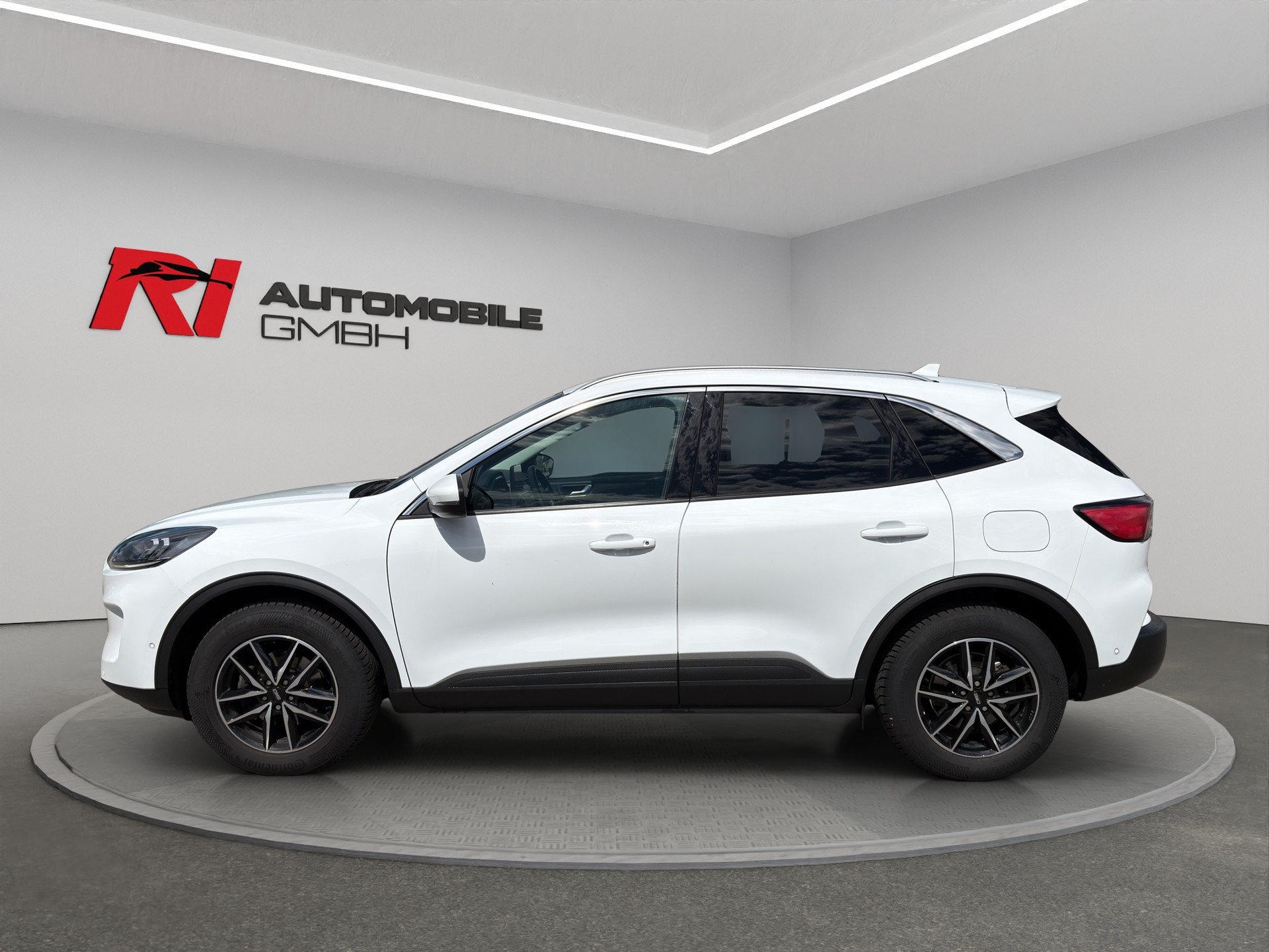 FORD Kuga 2.0 TDCi EcoBlue Titanium 4WD-image-4