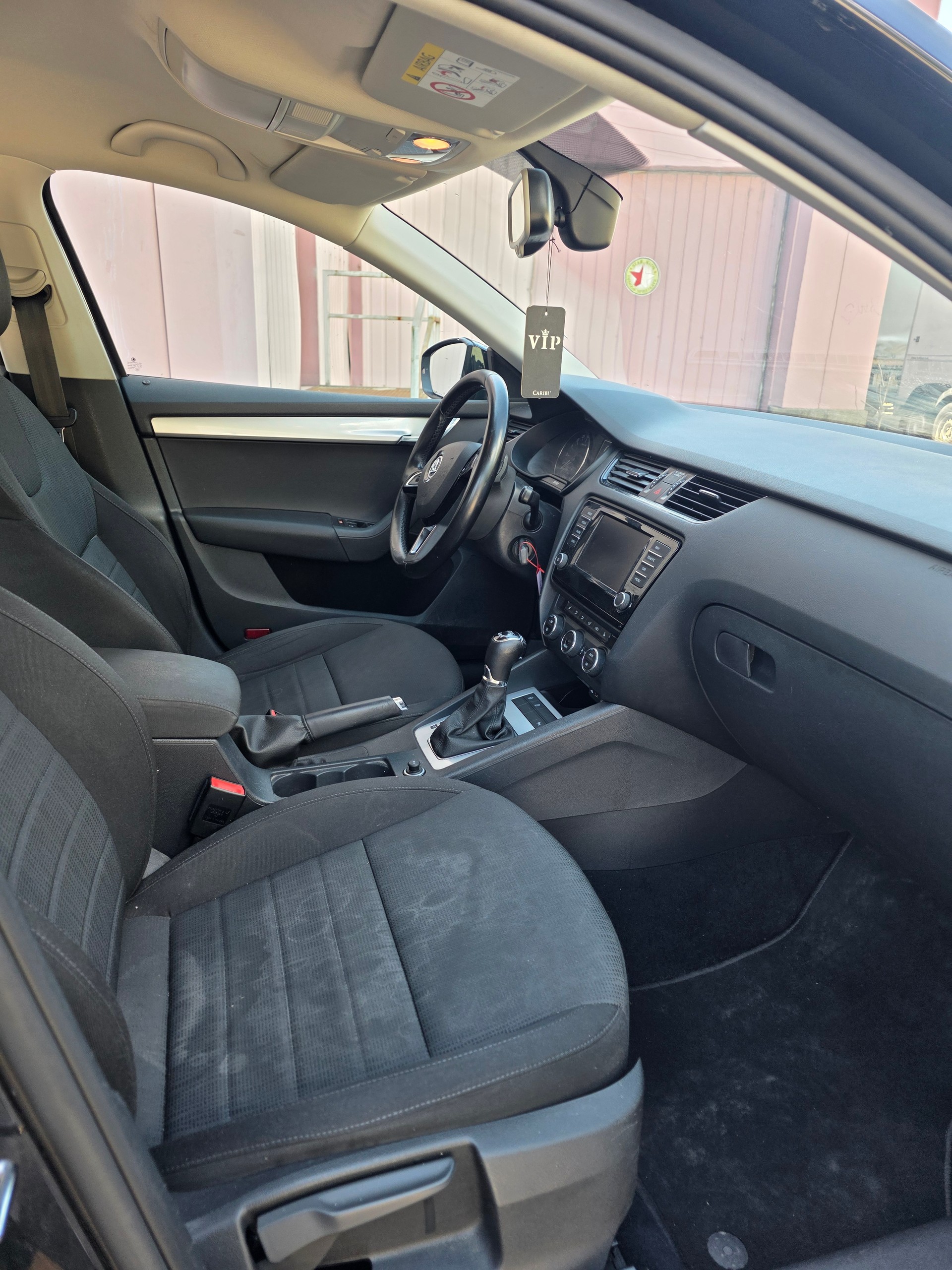 SKODA OCTAVIA-image-12