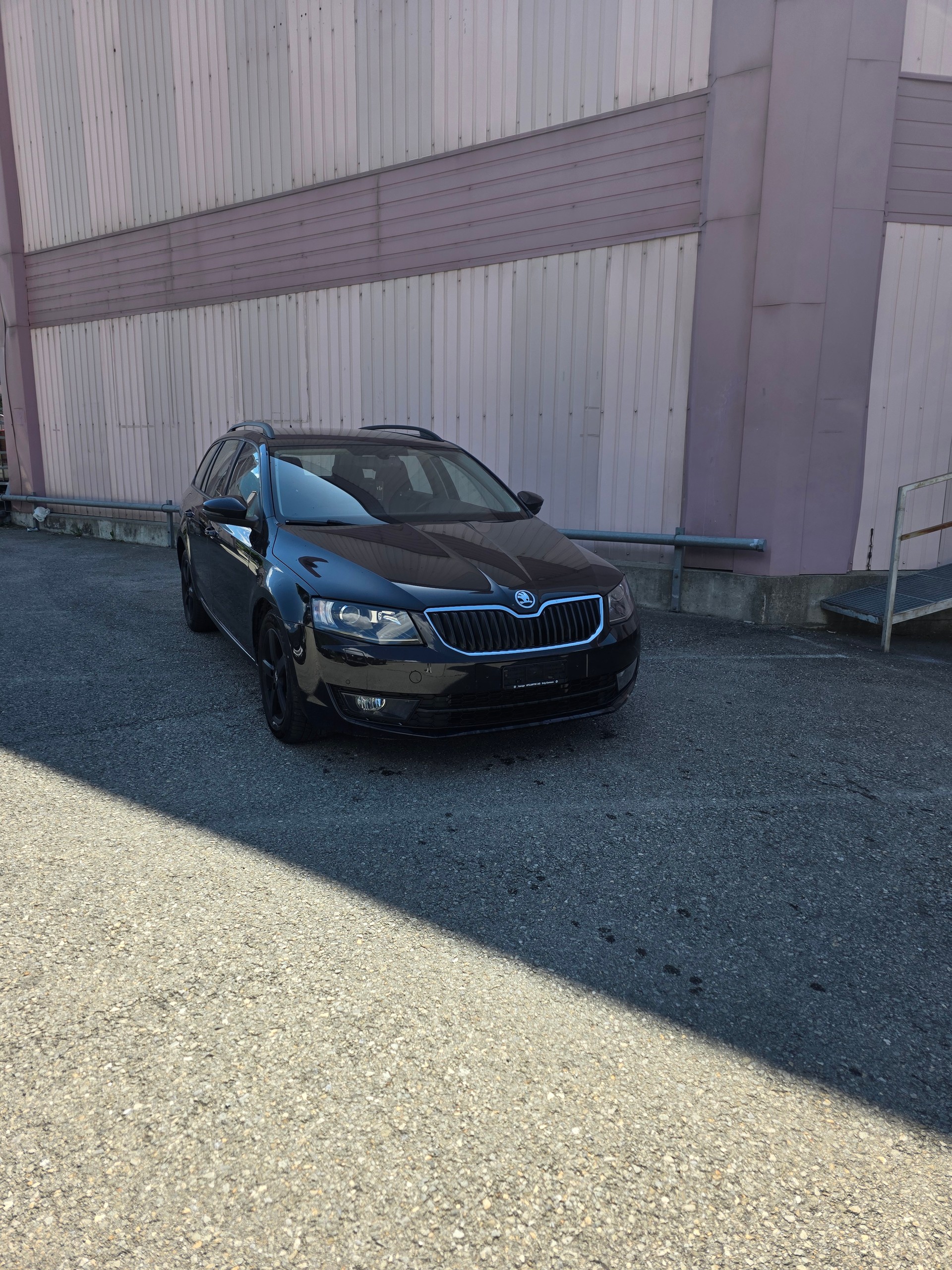 SKODA OCTAVIA-image-2