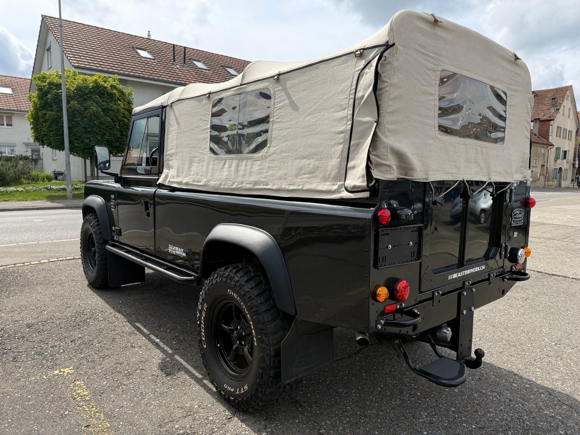 LAND ROVER Defender 110 3.5 V8-image-3