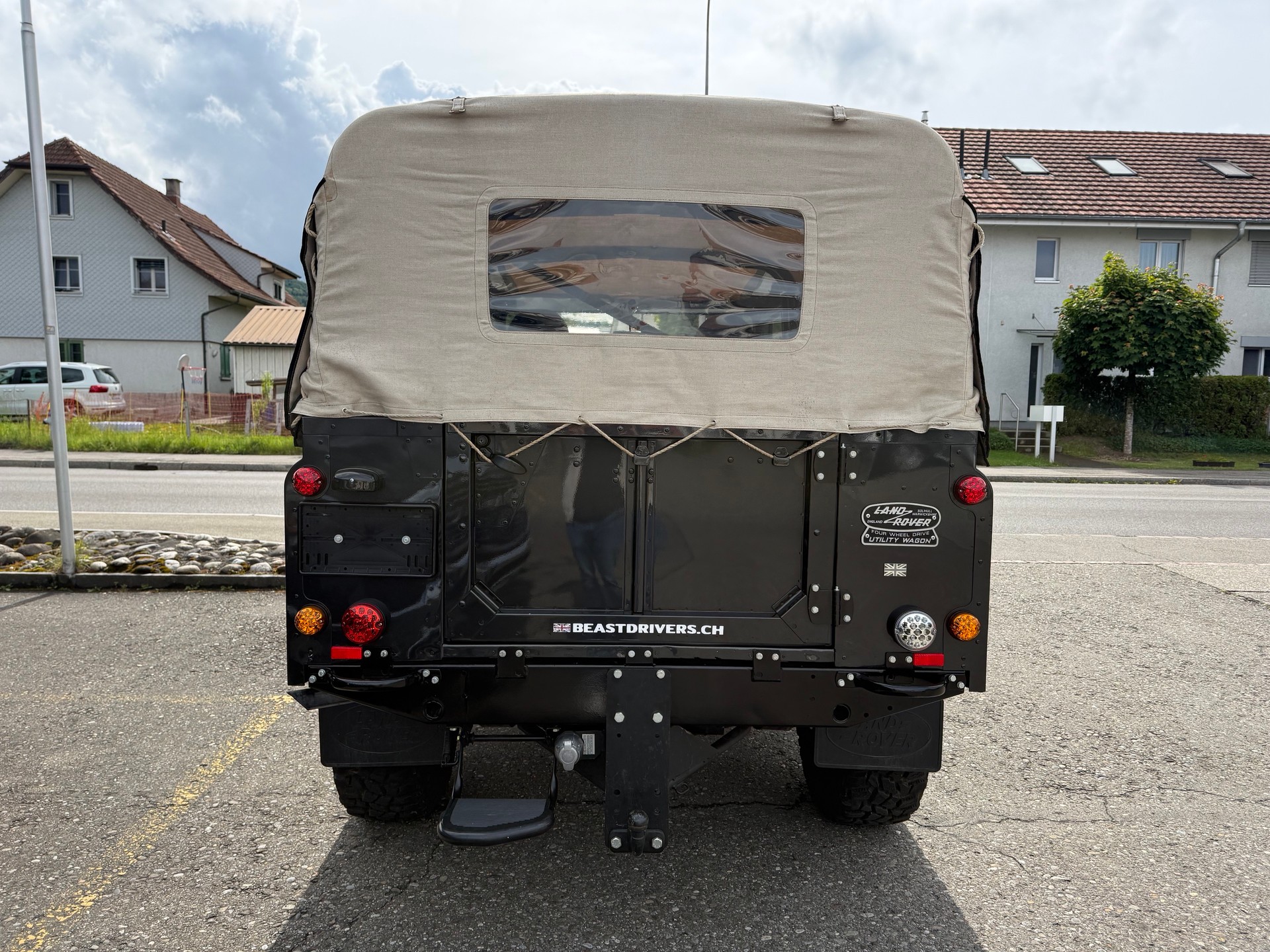 LAND ROVER Defender 110 3.5 V8-image-4
