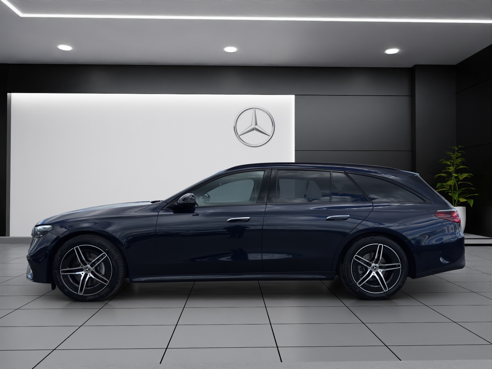 MERCEDES-BENZ E 220 d T 4Matic 9G-Tronic-showroom-element-3