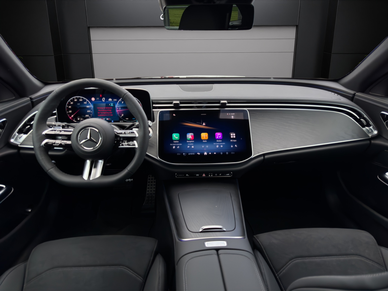 MERCEDES-BENZ E 220 d T 4Matic 9G-Tronic-image-12