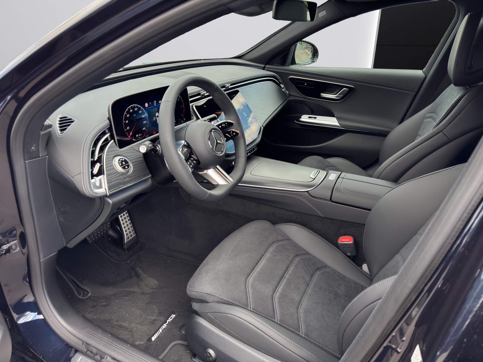 MERCEDES-BENZ E 220 d T 4Matic 9G-Tronic-image-5
