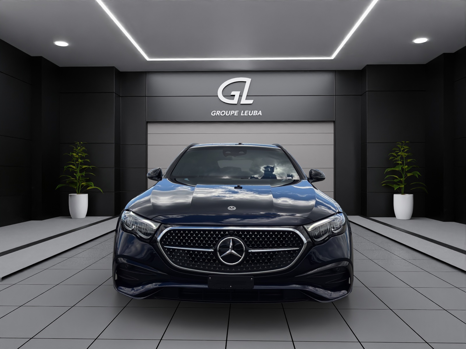 MERCEDES-BENZ E 220 d T 4Matic 9G-Tronic-showroom-element-1
