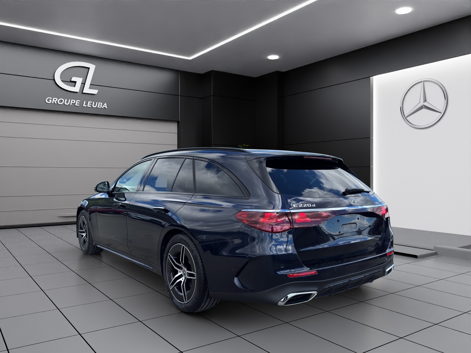 MERCEDES-BENZ E 220 d T 4Matic 9G-Tronic-image-4