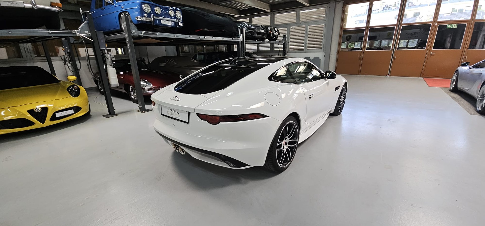 JAGUAR F-Type Coupé 3.0 V6 S/C AWD Chequered Flag Automatik-image-5