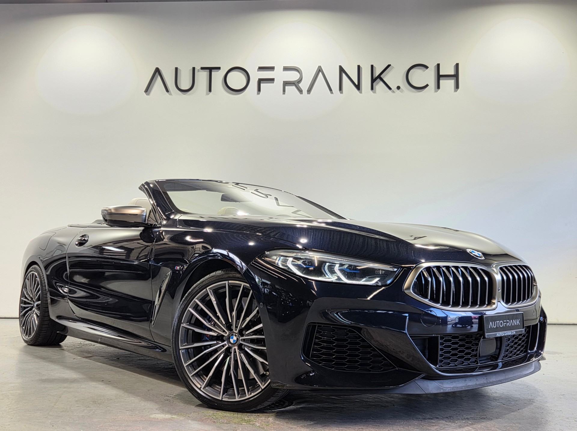 BMW M850i xDrive Cabriolet-image-22
