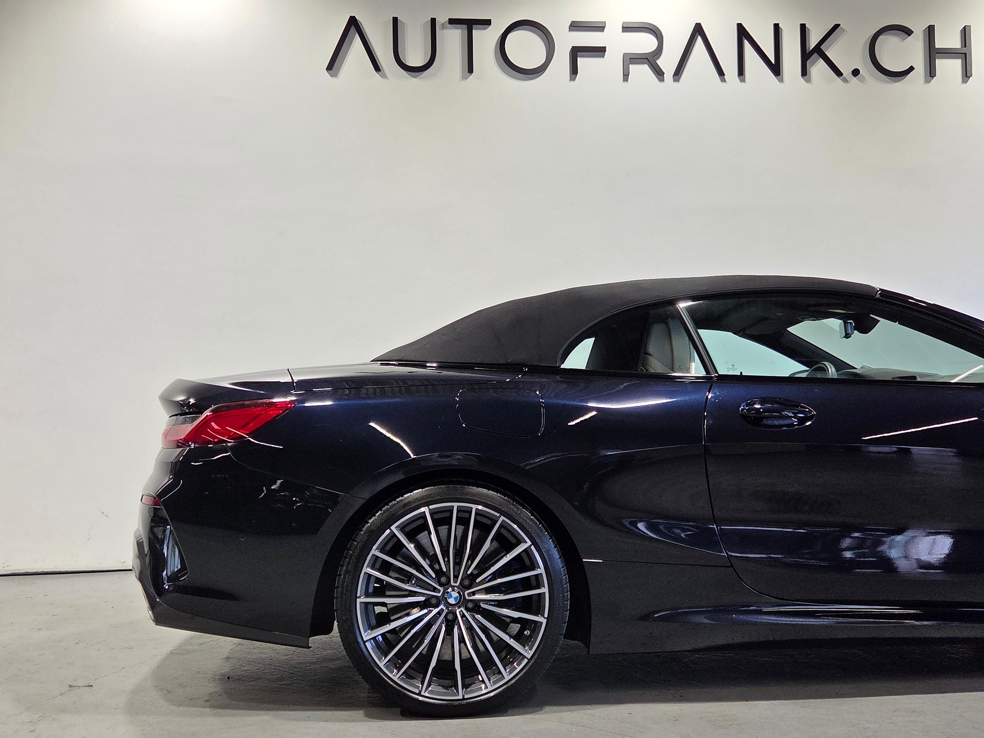 BMW M850i xDrive Cabriolet-image-23