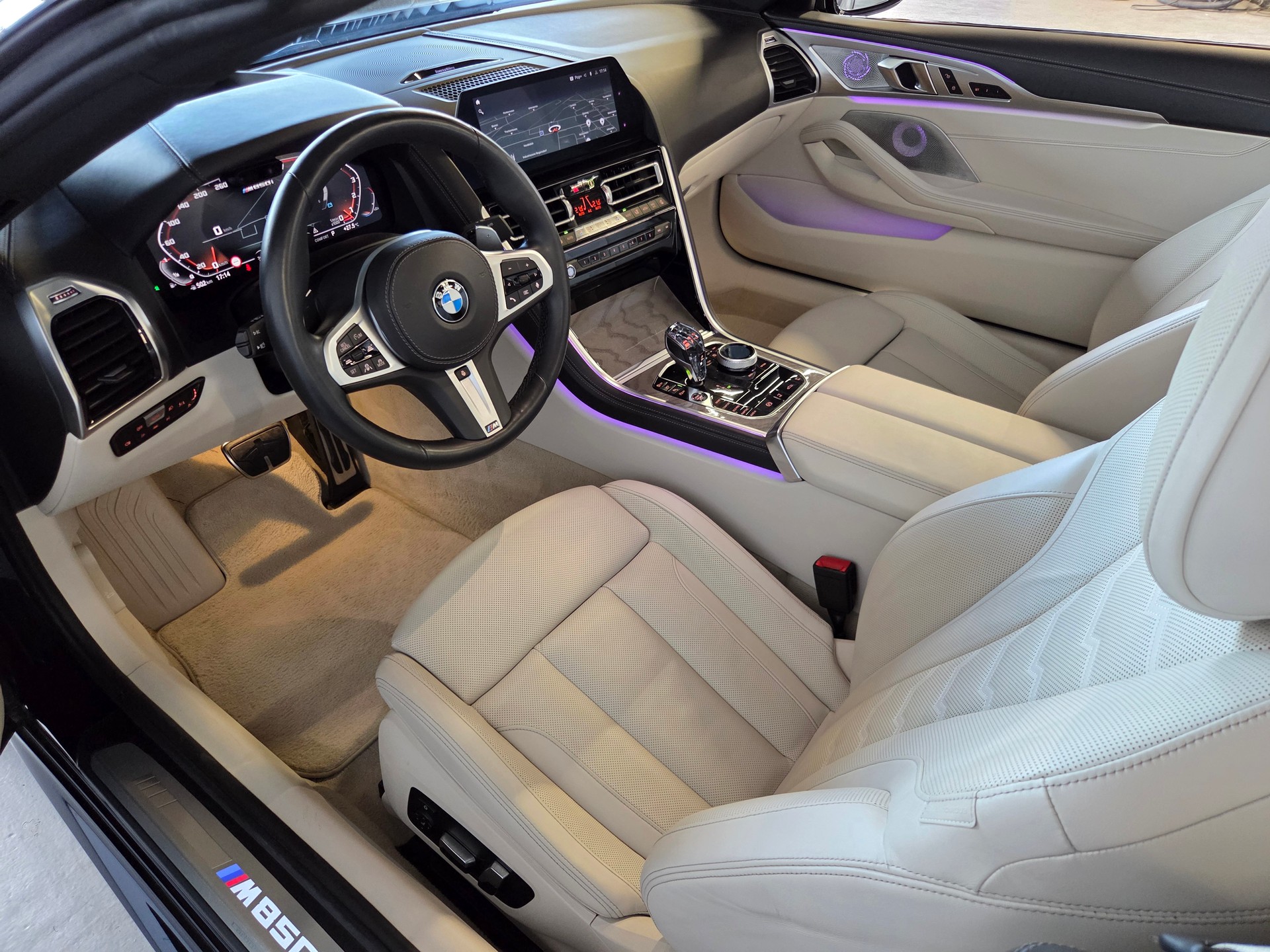 BMW M850i xDrive Cabriolet-image-5