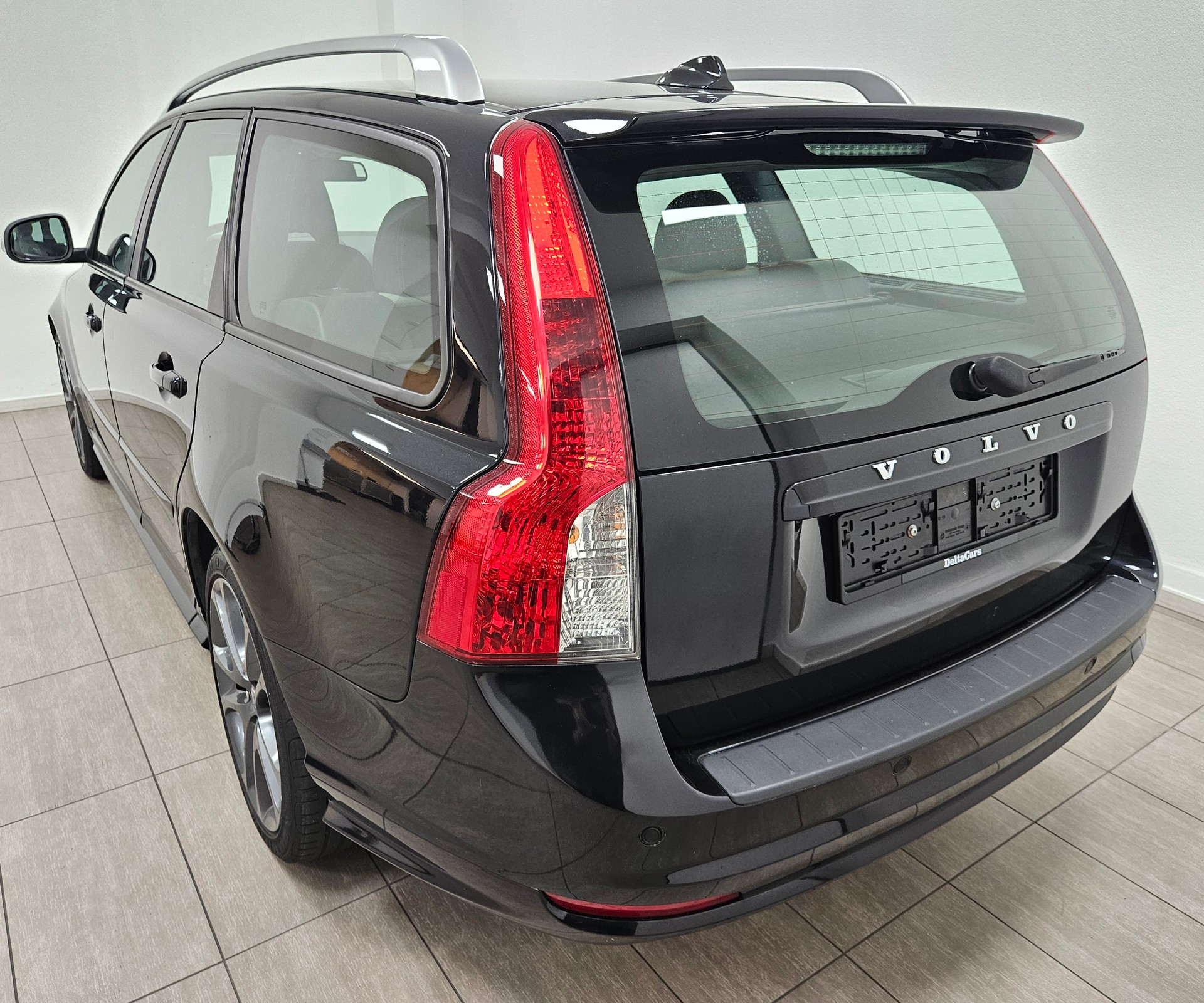 VOLVO V50 D4 R-Design Geartronic-image-5
