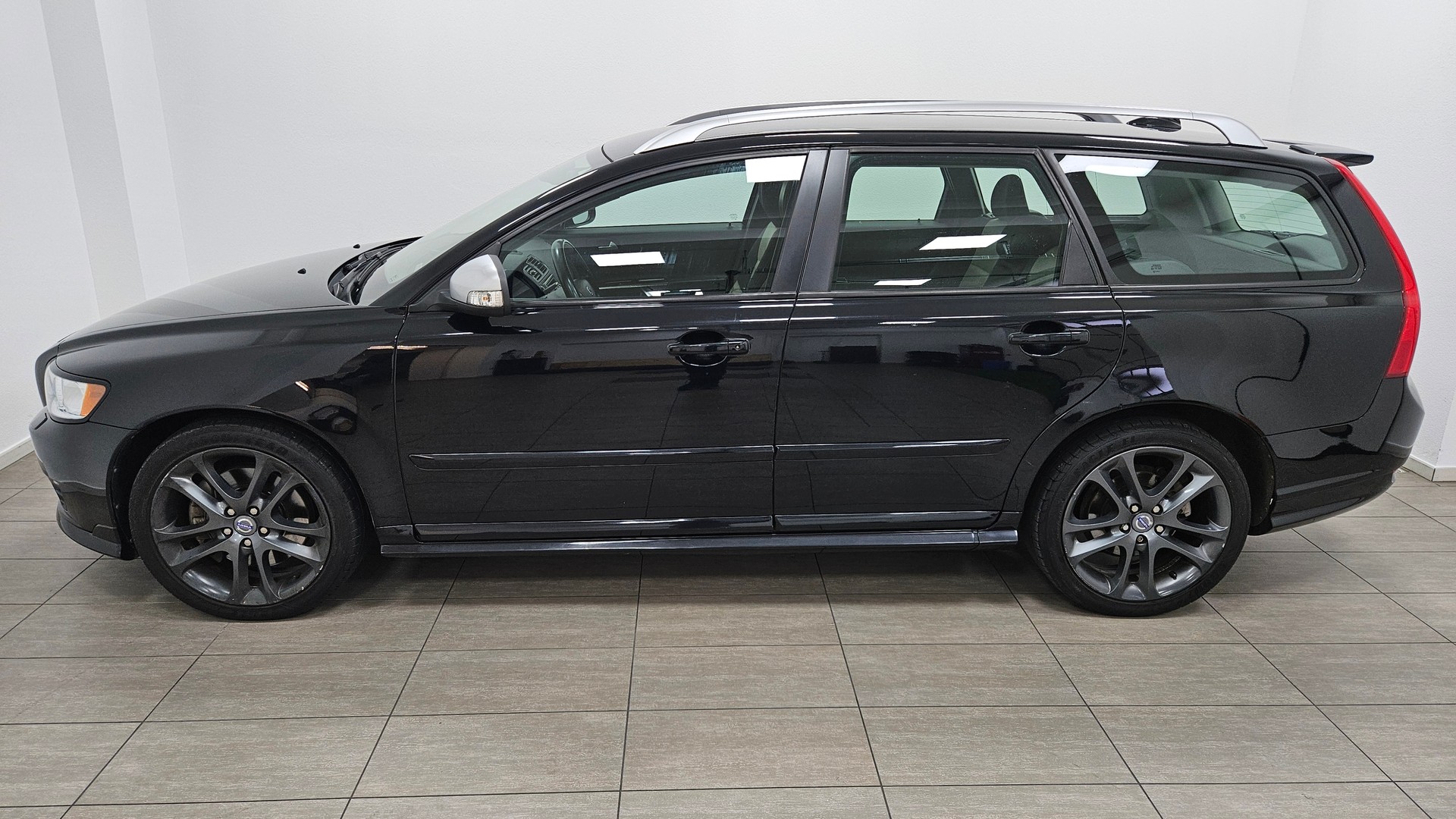 VOLVO V50 D4 R-Design Geartronic-image-7