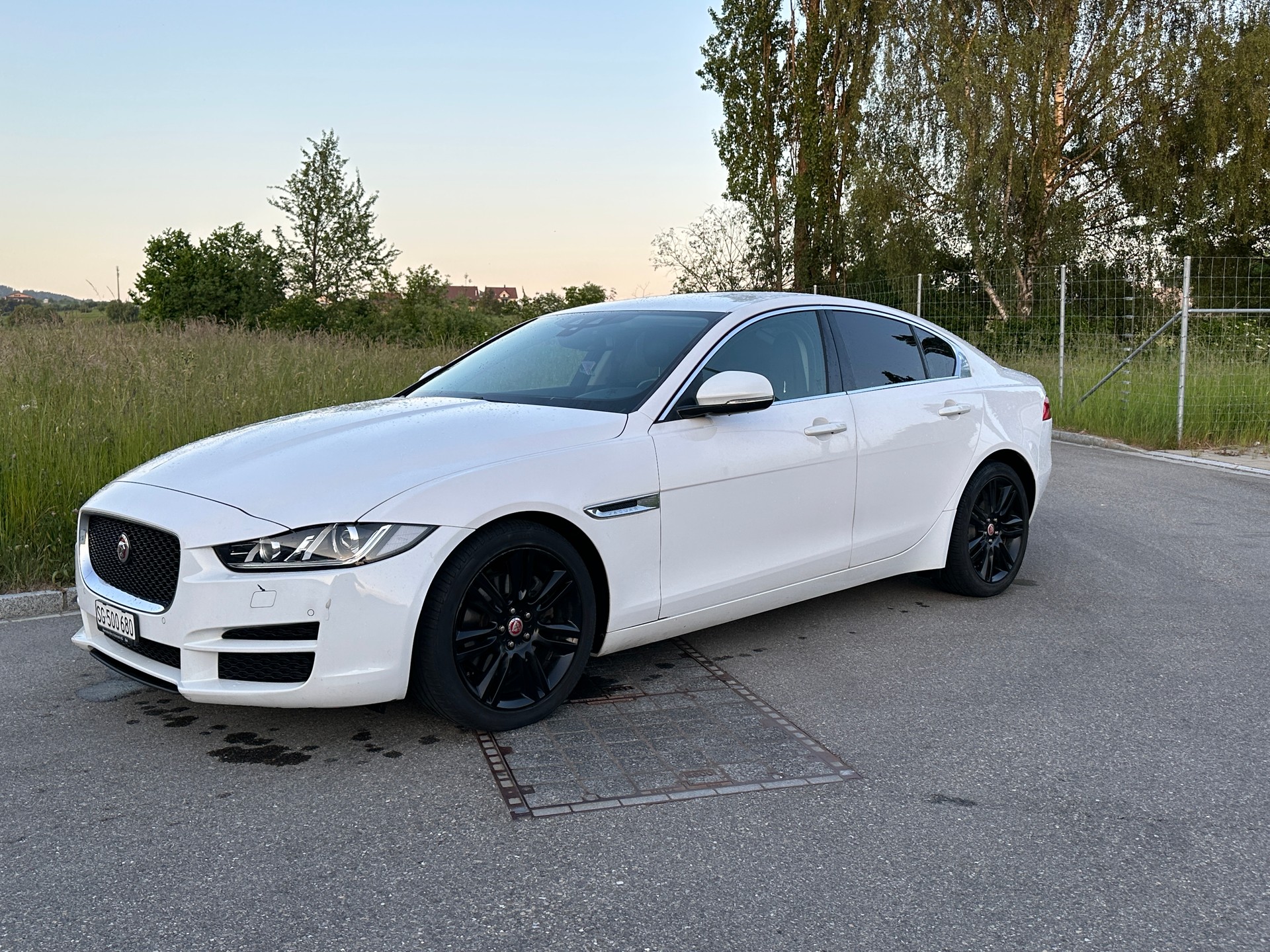 JAGUAR 2.0 D 180 Portfolio-image-2