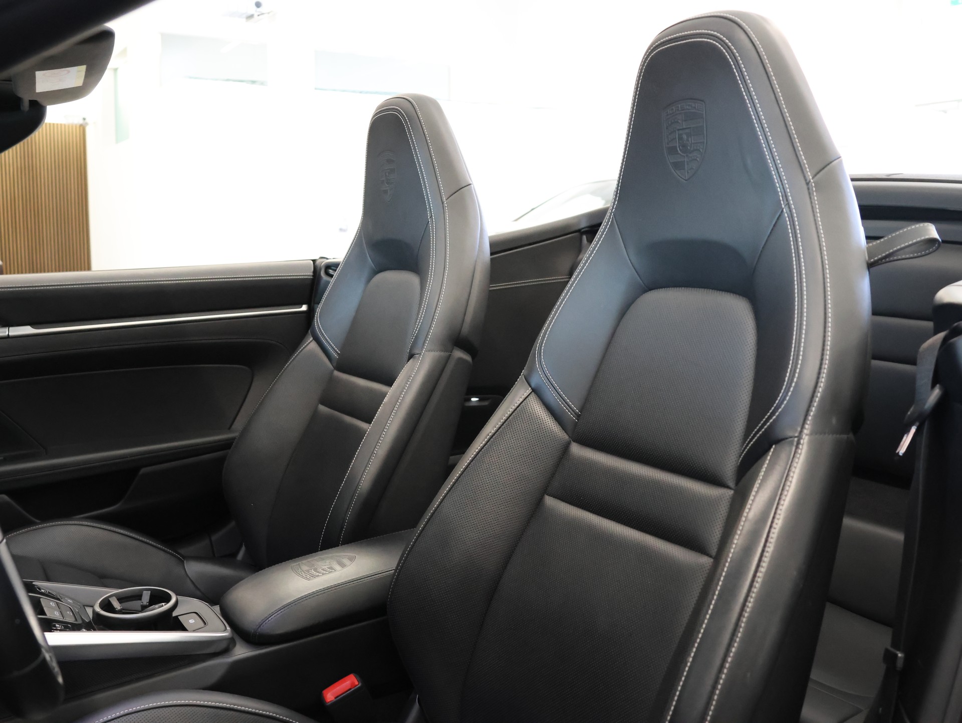 PORSCHE 911 Carrera 4S Cabriolet PDK *Sport Chrono* *Sportabgassanlage* *Leder Packet*-image-18