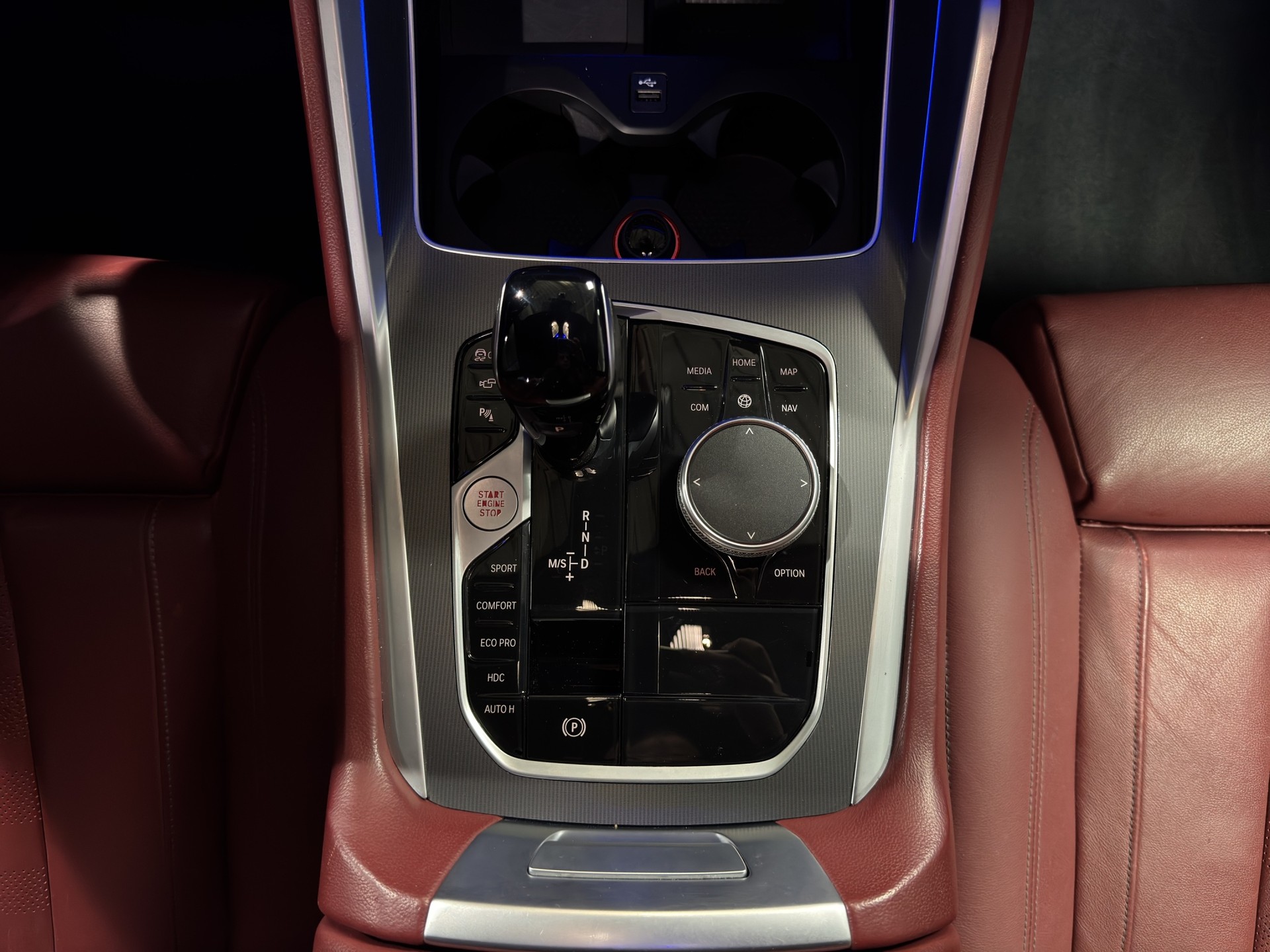 BMW X6 xDrive 48V 40d Steptronic M Sport-image-10