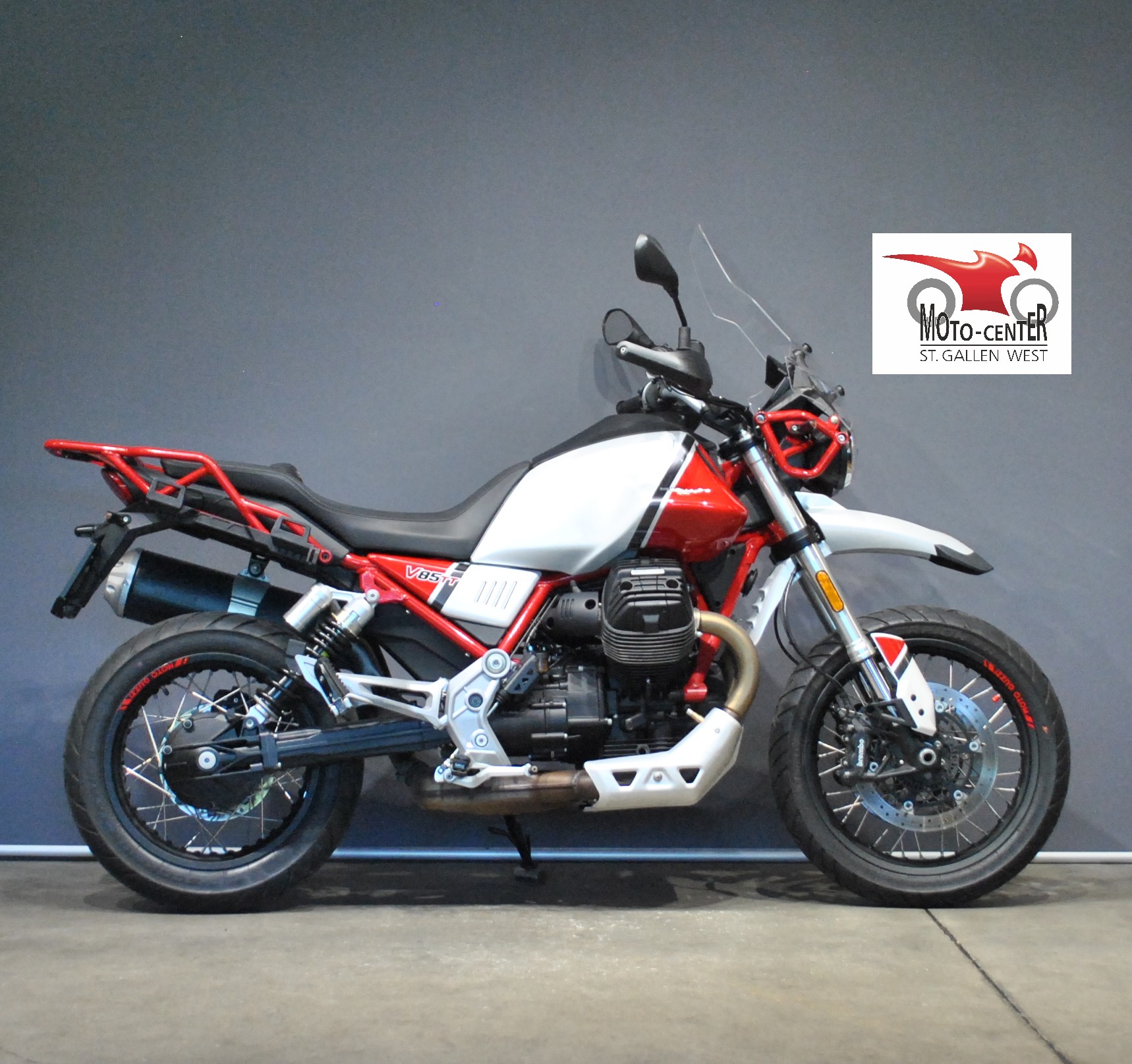 MOTO GUZZI V85 TT-image-1