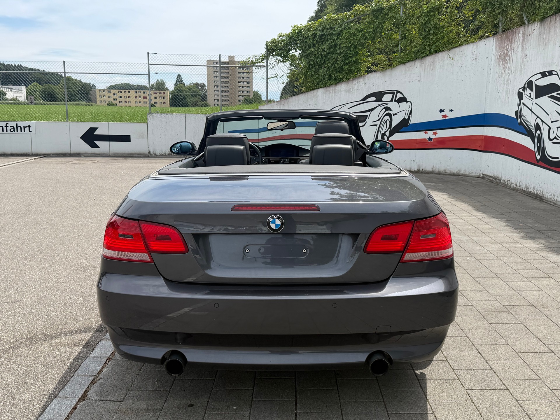 BMW 335i Cabriolet-image-5