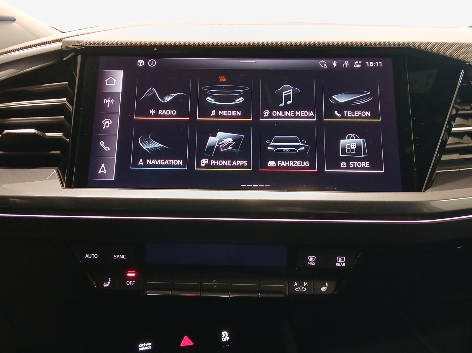 AUDI Q4 e-tron 45 Attraction quattro-image-10